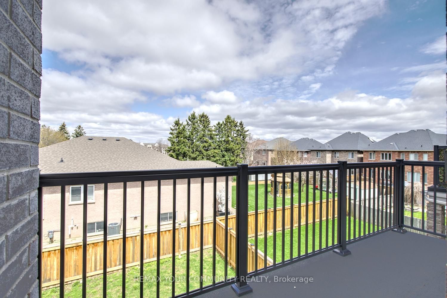 96 Bond Crescent Property Photo 39