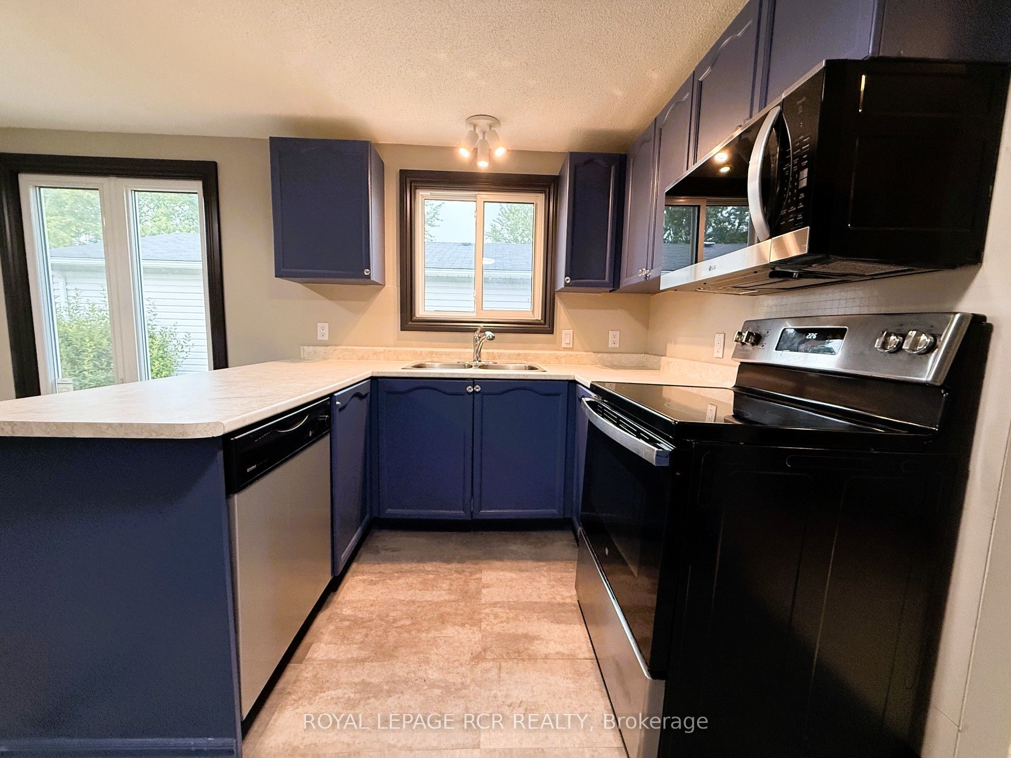 38 Royal Oak Drive Property Photo 19