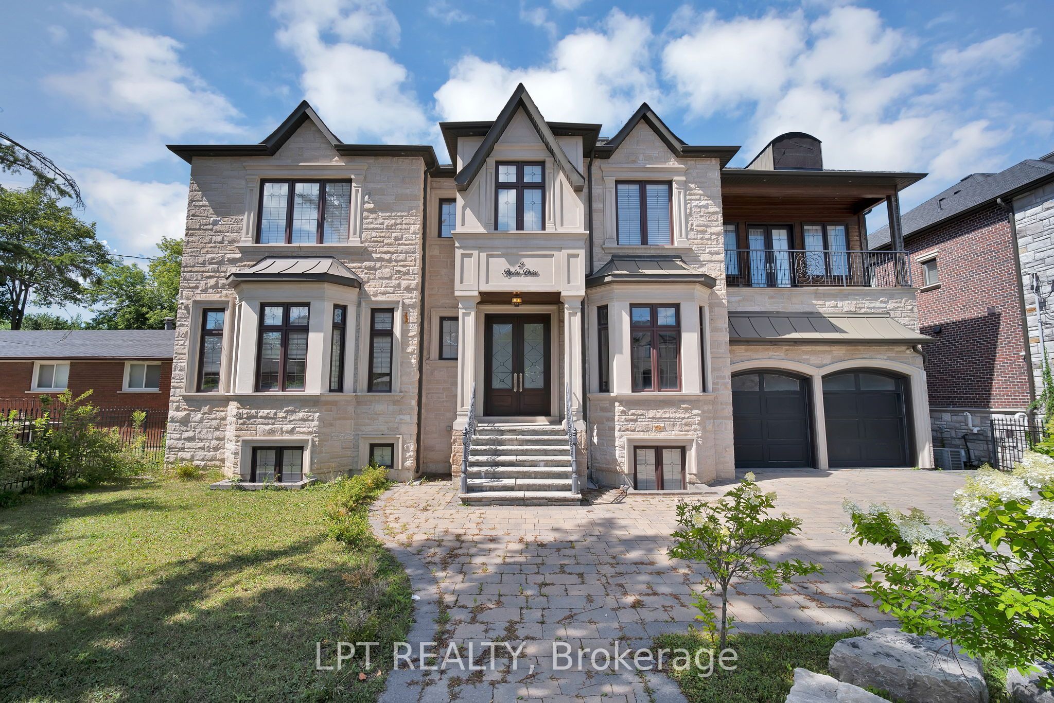 2 Poplar Drive Property Photo 1