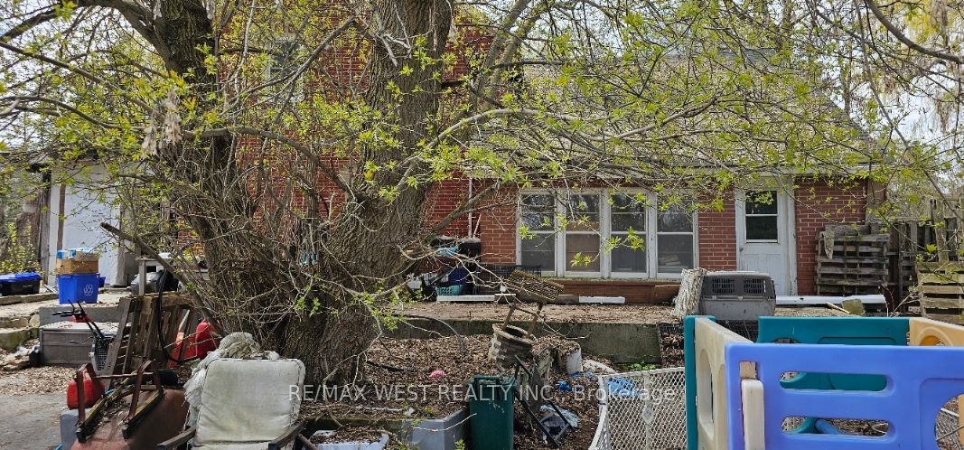 6536 5th Side Road Property Photo 4