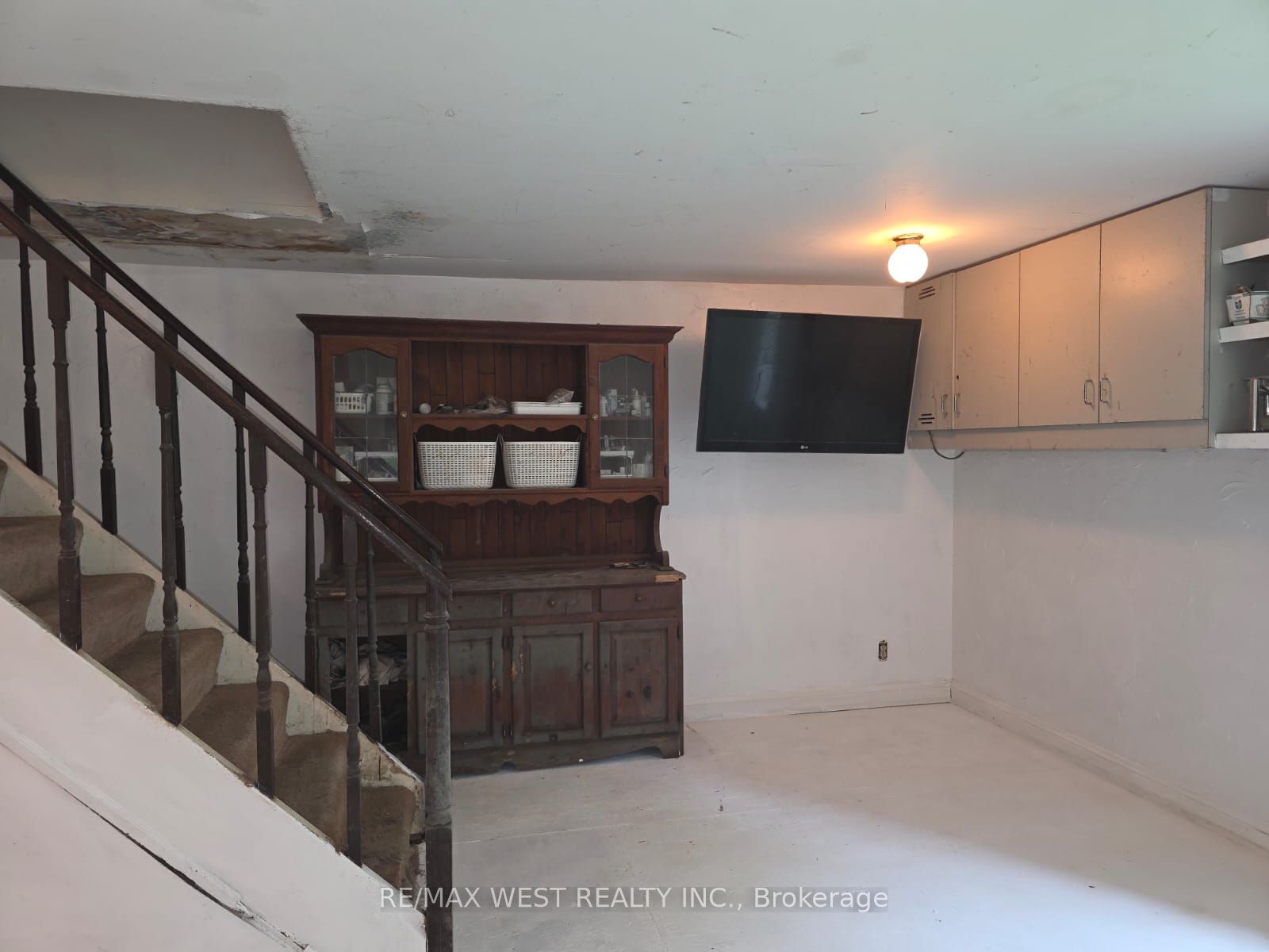 6536 5th Side Road Property Photo 13