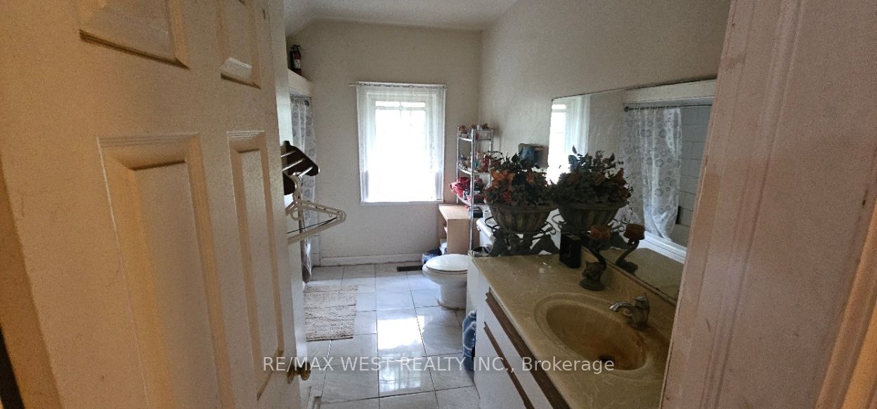6536 5th Side Road Property Photo 19