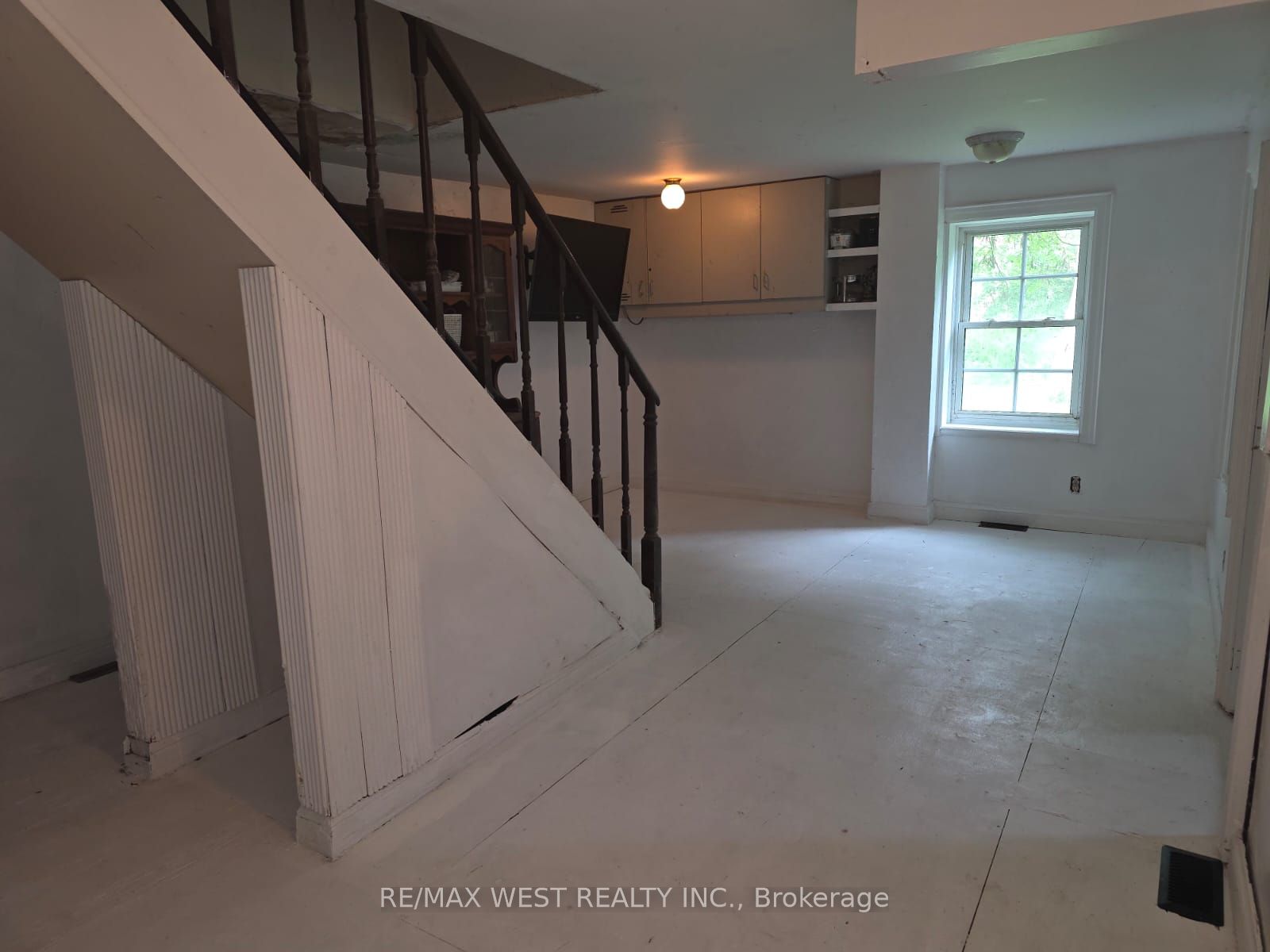 6536 5th Side Road Property Photo 30