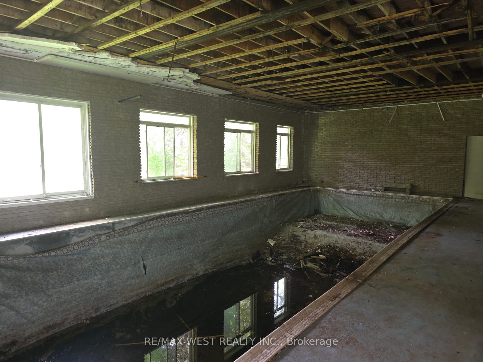 6536 5th Side Road Property Photo 31