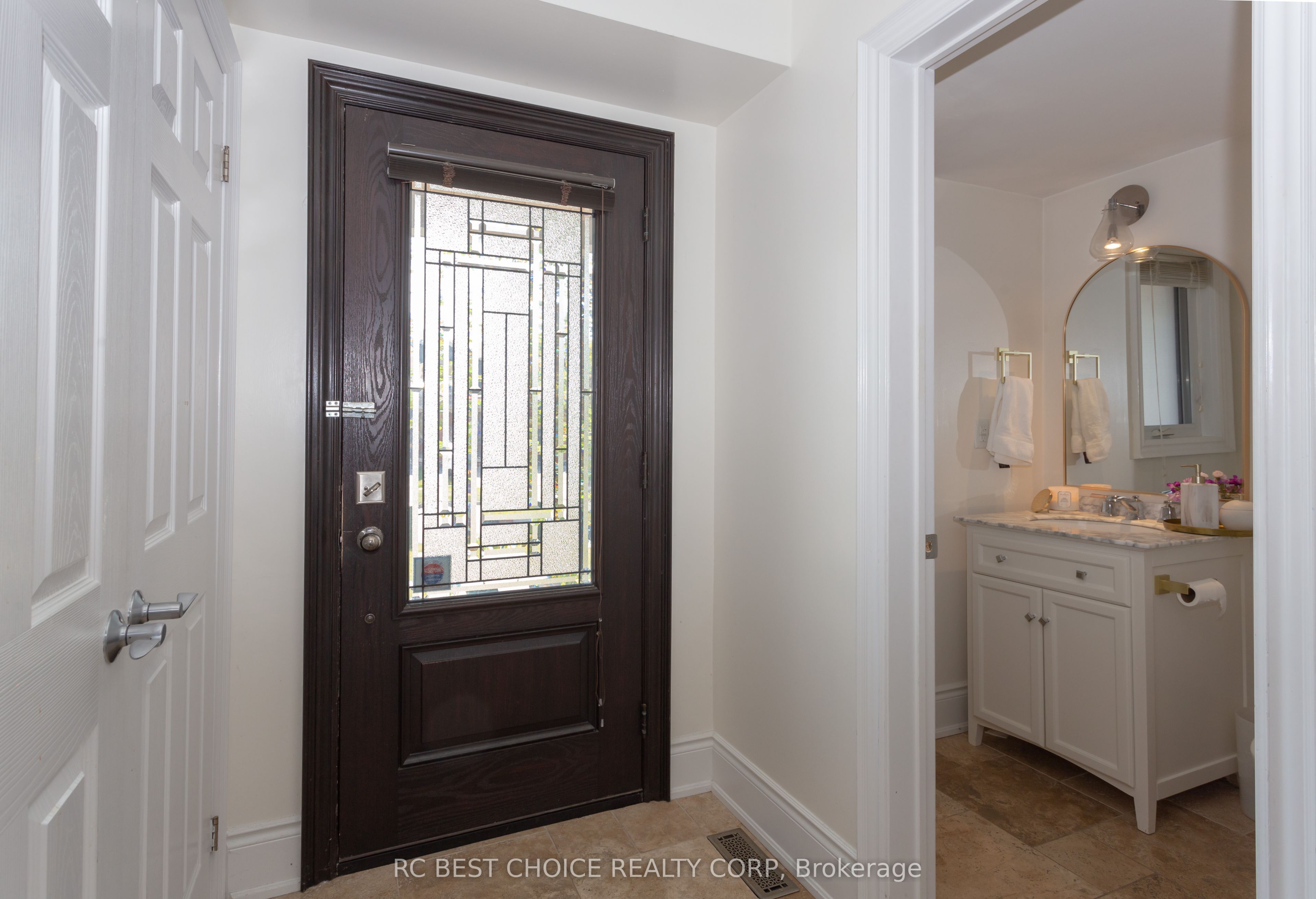 68 Carron Avenue Property Photo 3