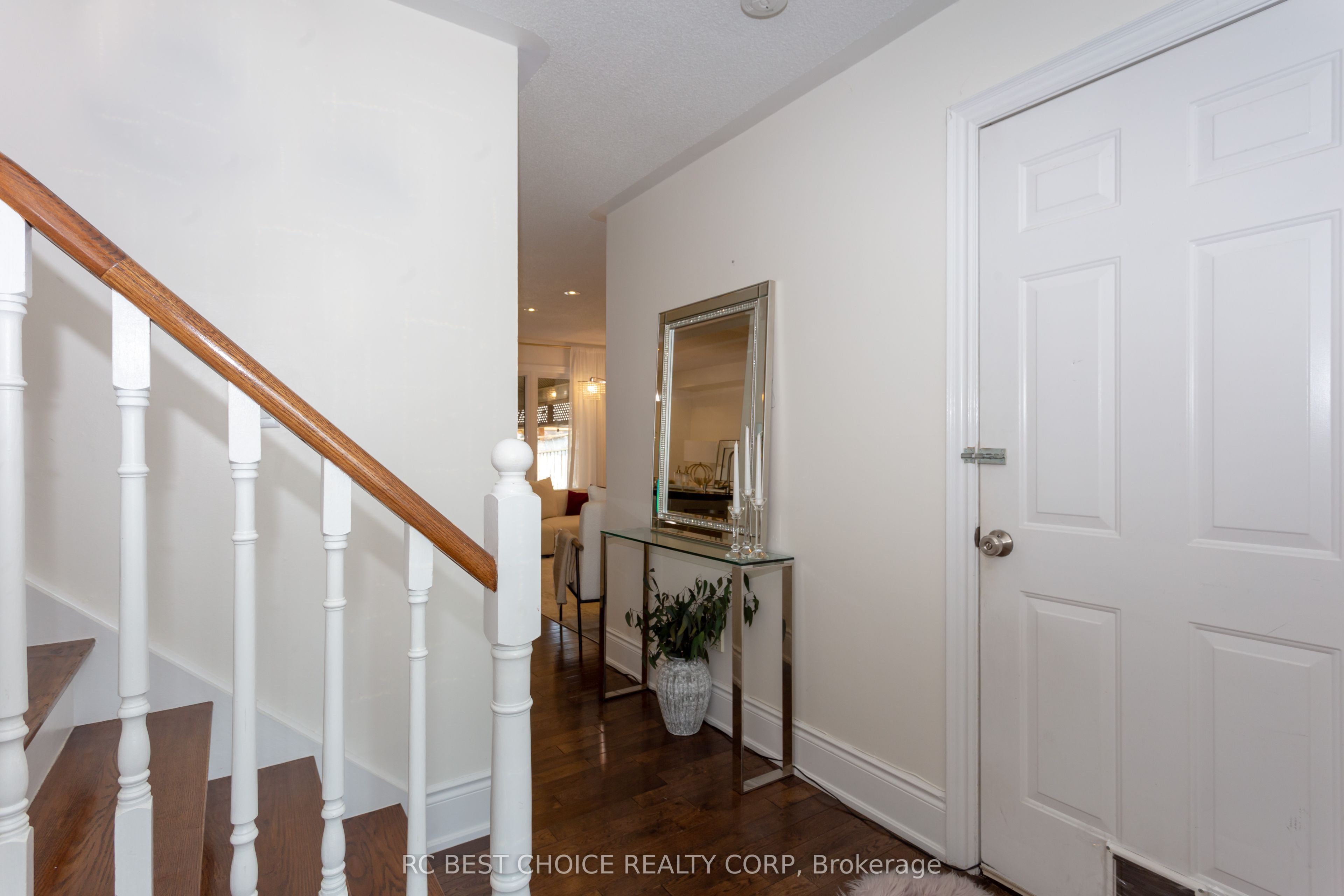 68 Carron Avenue Property Photo 4
