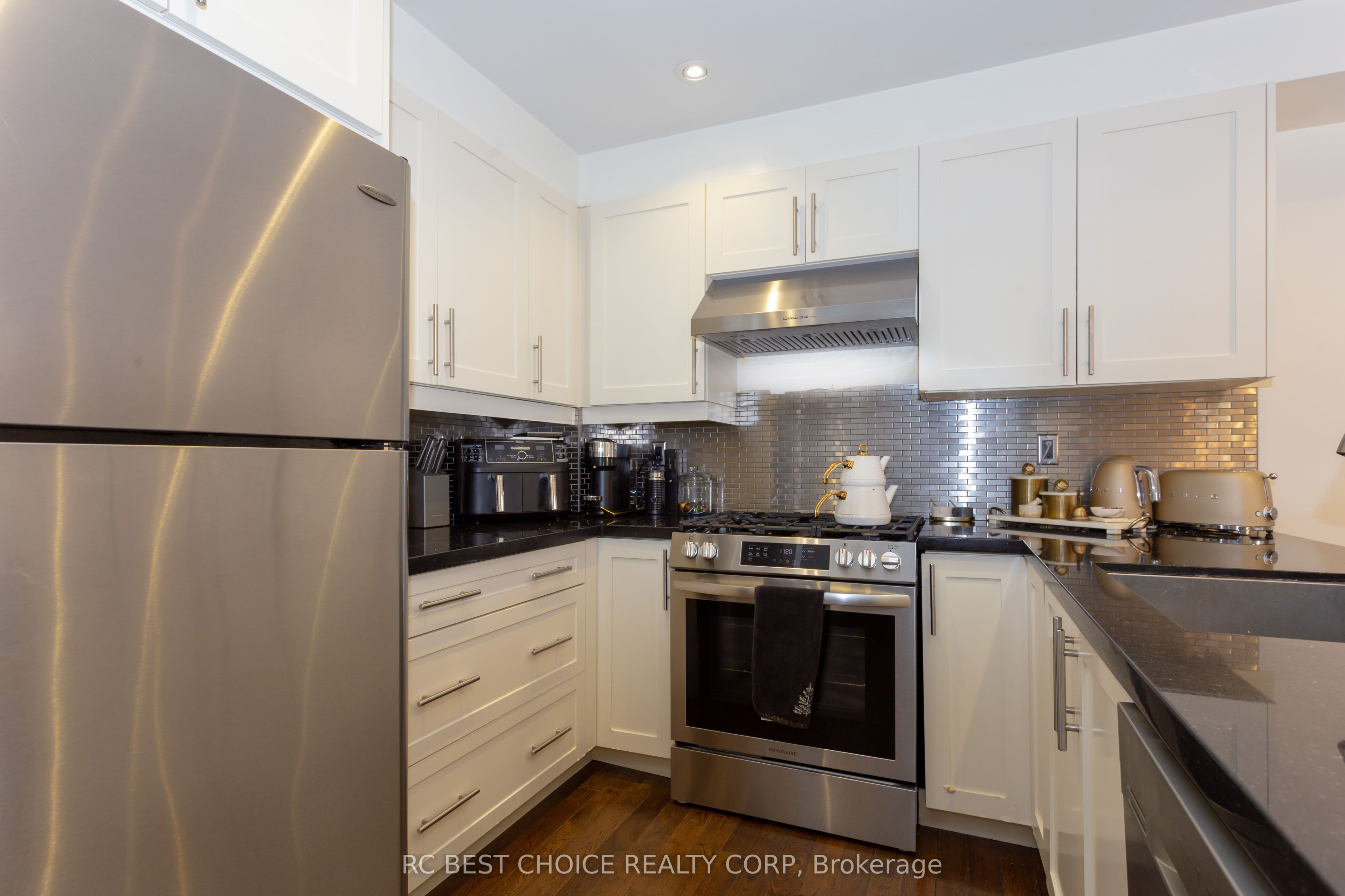 68 Carron Avenue Property Photo 8