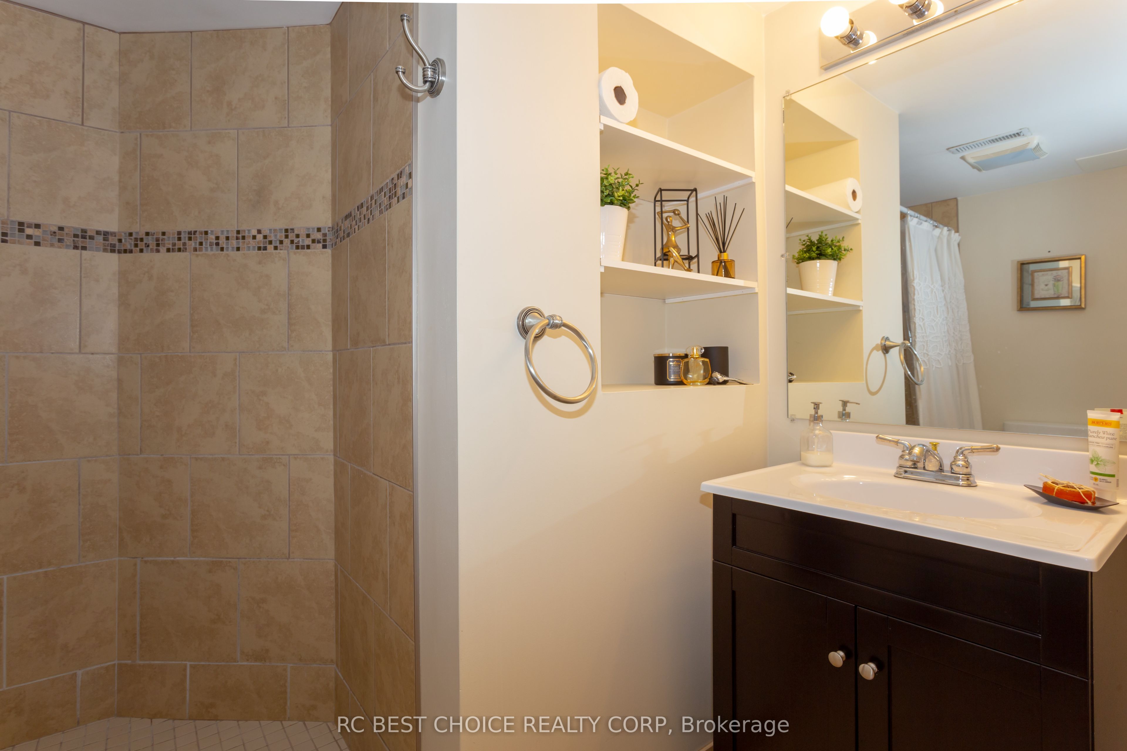 68 Carron Avenue Property Photo 23