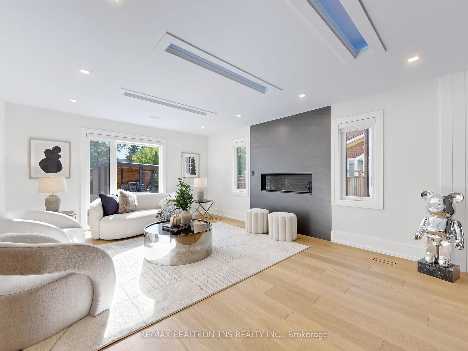 2 Eastgate Crescent Property Photo 12
