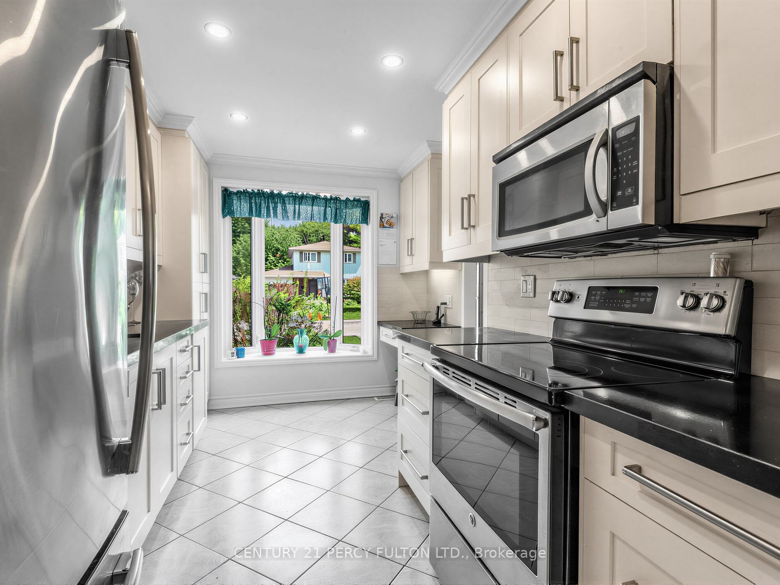 388 Handley Crescent Property Photo 12