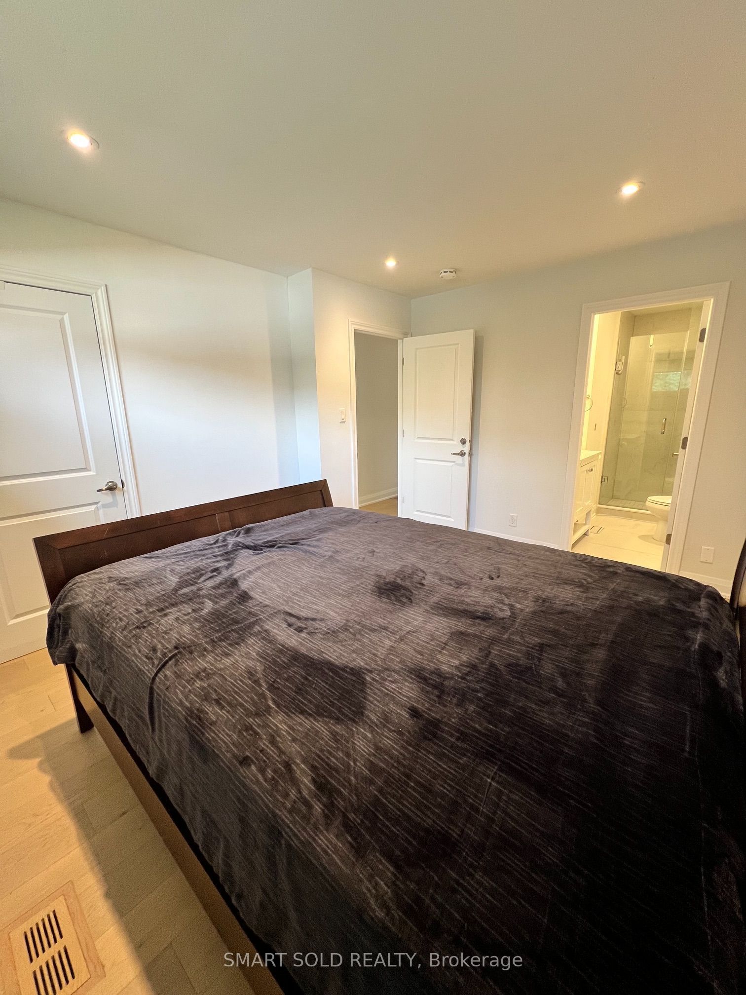 219 Beechy Drive Main Floor Property Photo 12