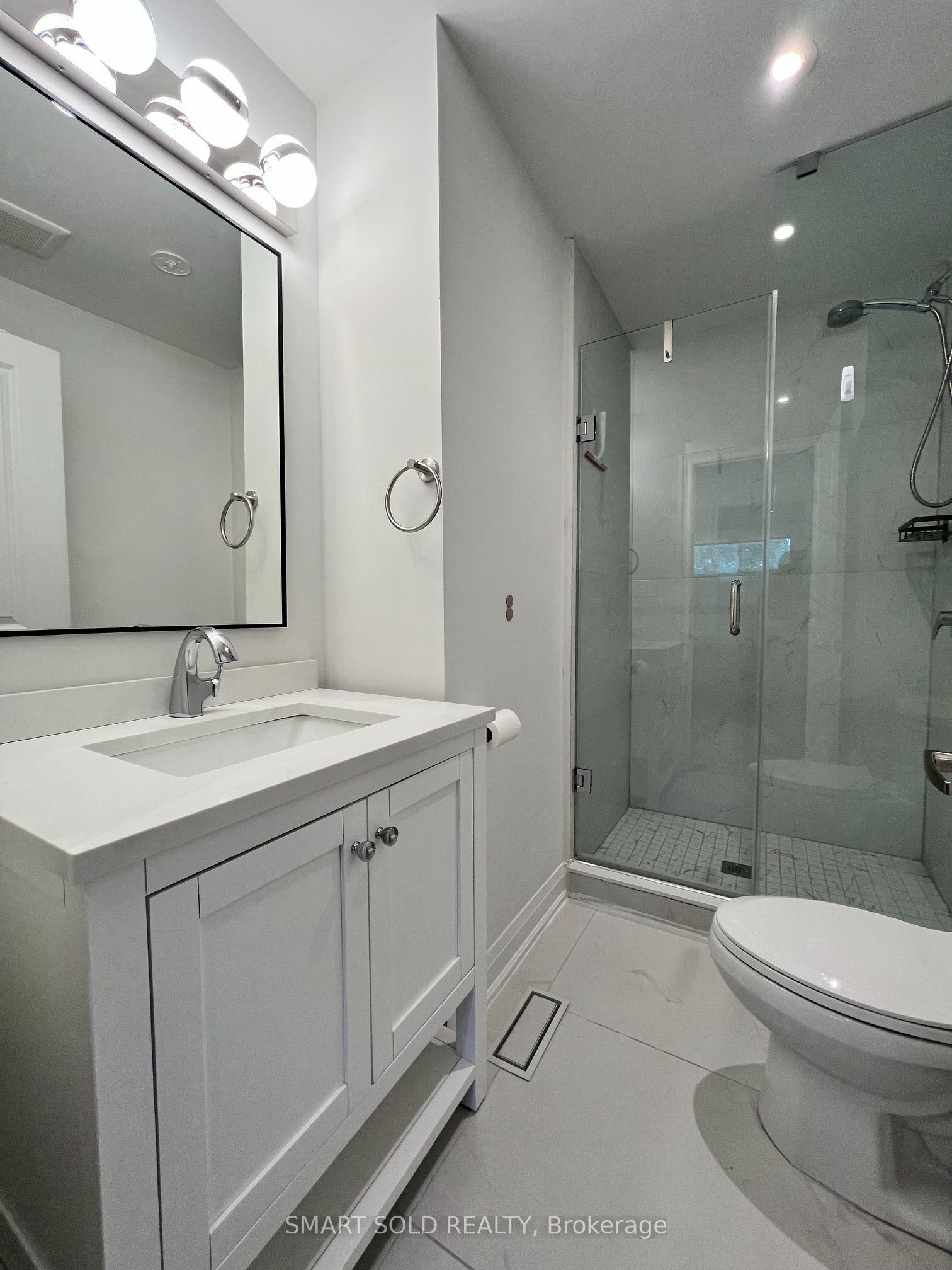 219 Beechy Drive Main Floor Property Photo 13