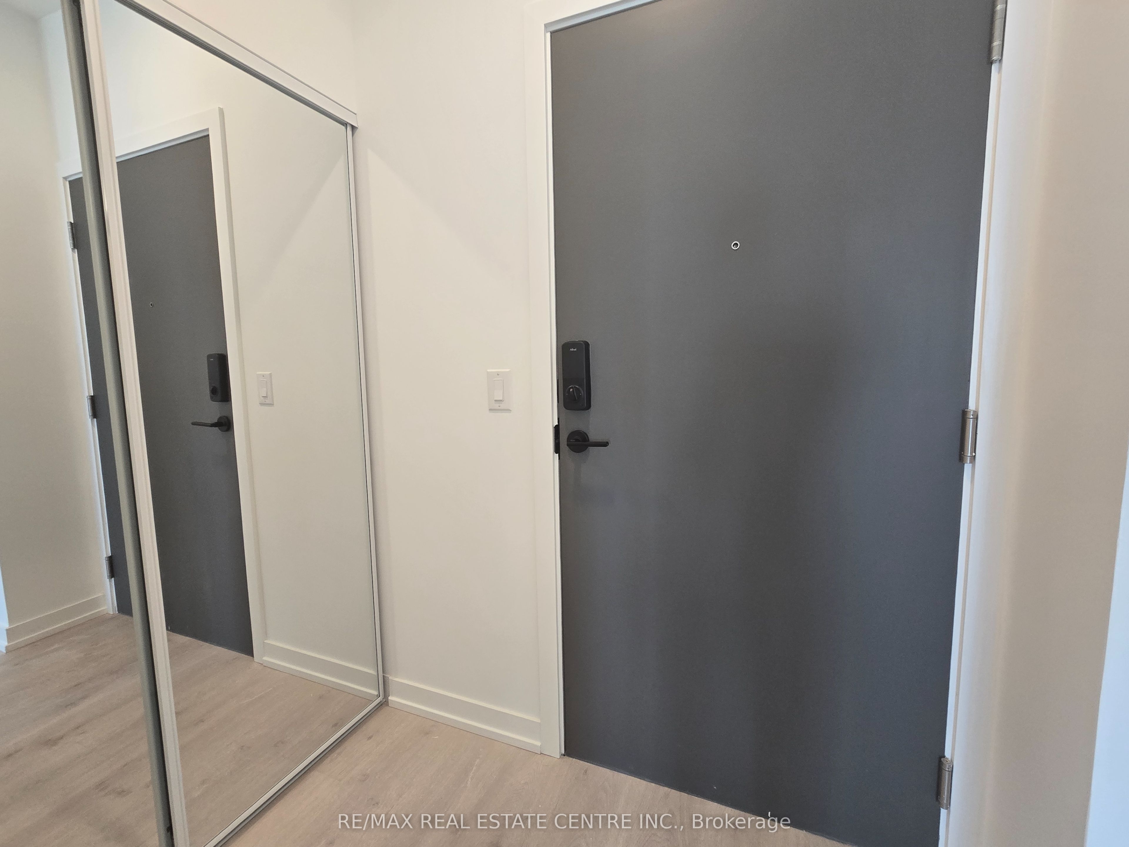 9751 Markham Road Ph06 Property Photo 15