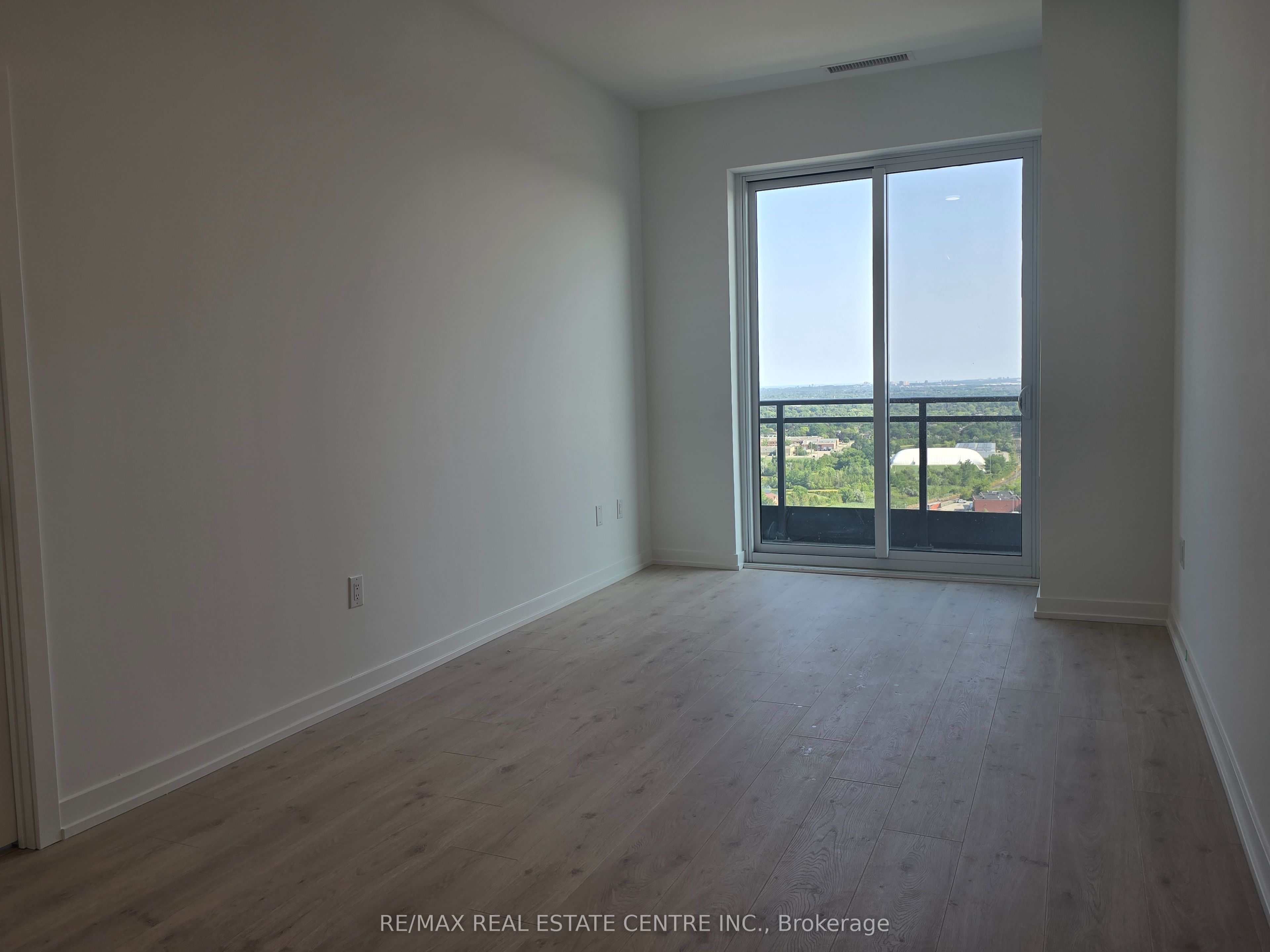 9751 Markham Road Ph06 Property Photo 18