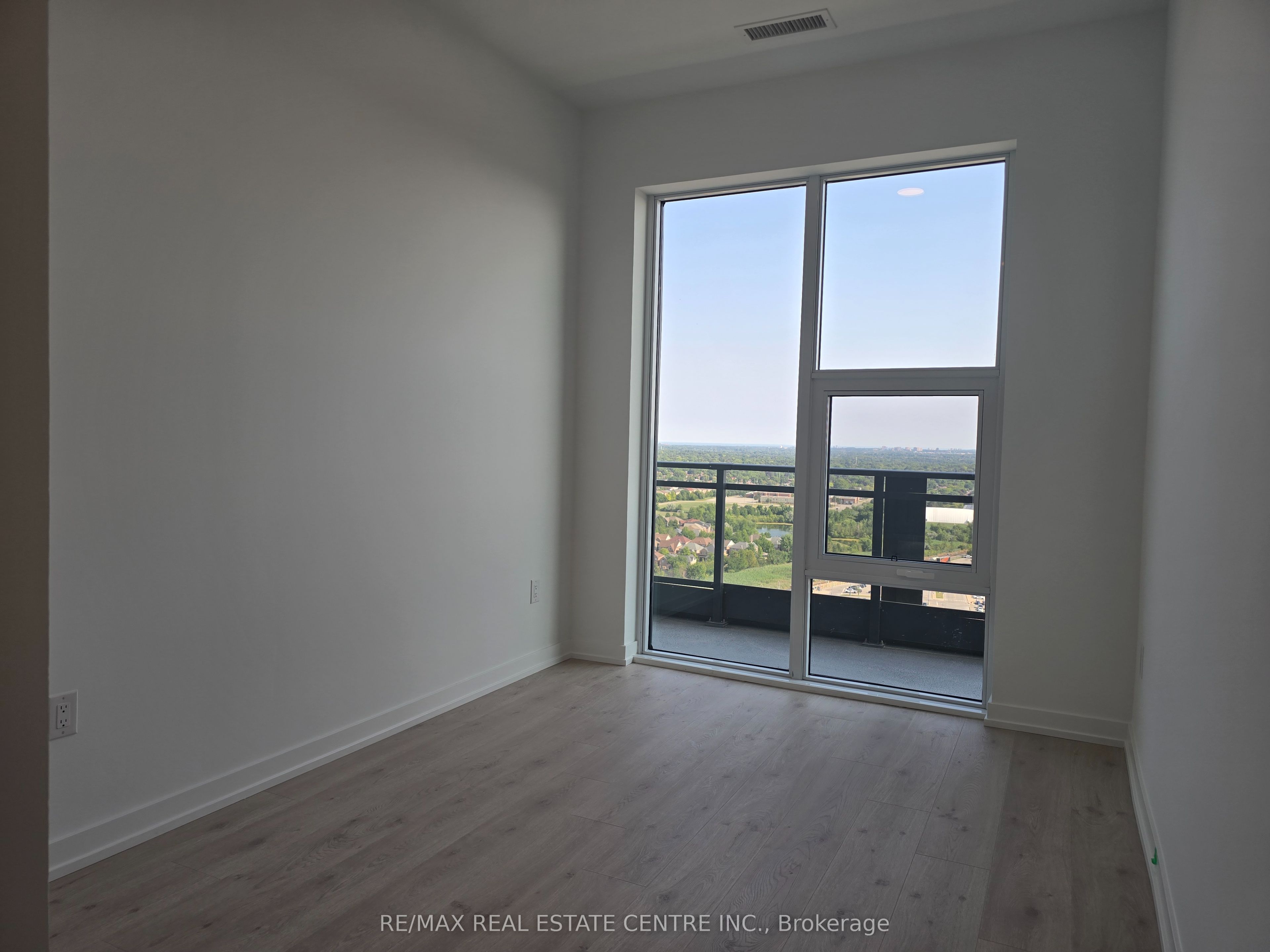 9751 Markham Road Ph06 Property Photo 20