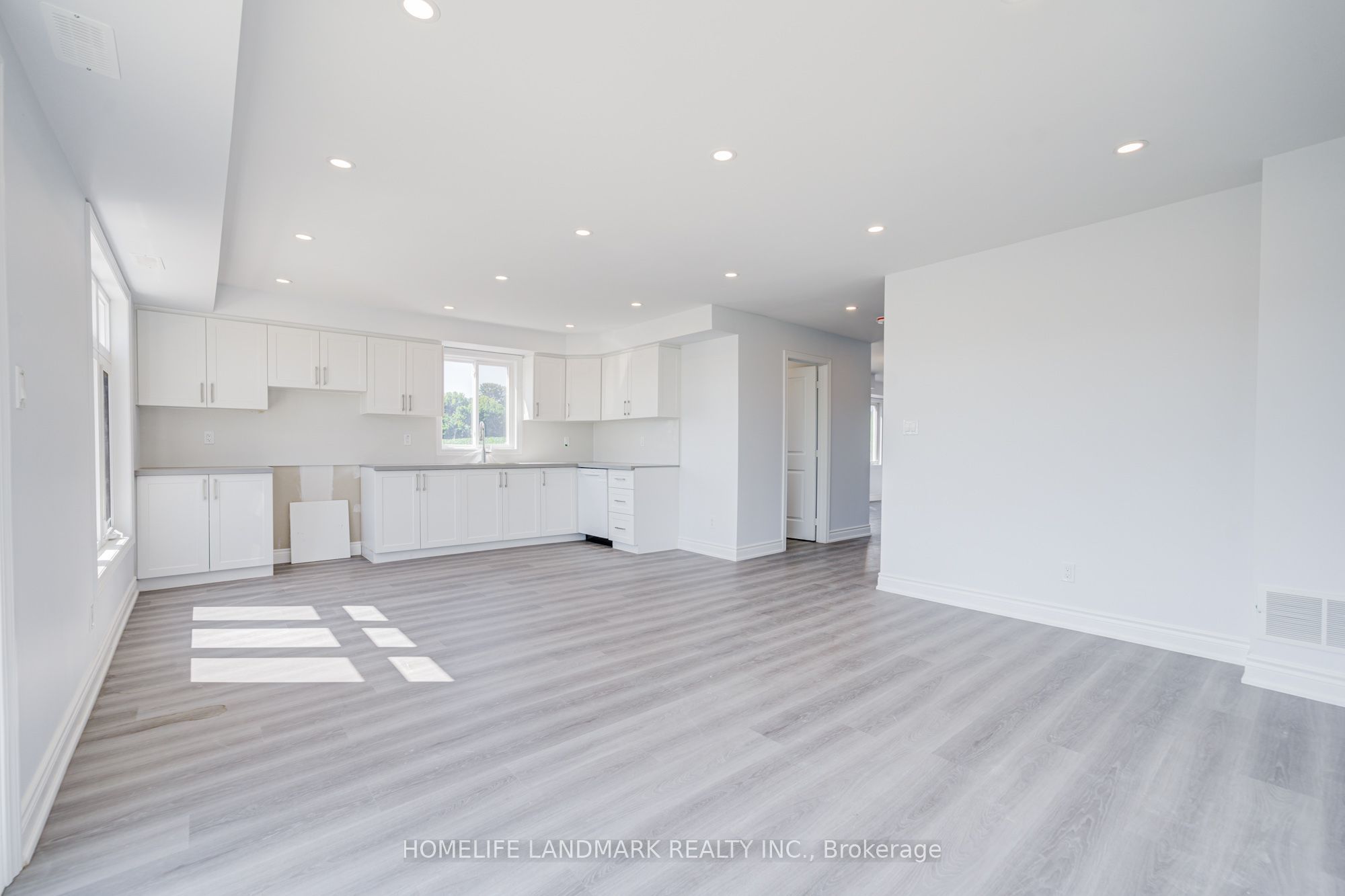 17305 10th Concession Property Photo 16