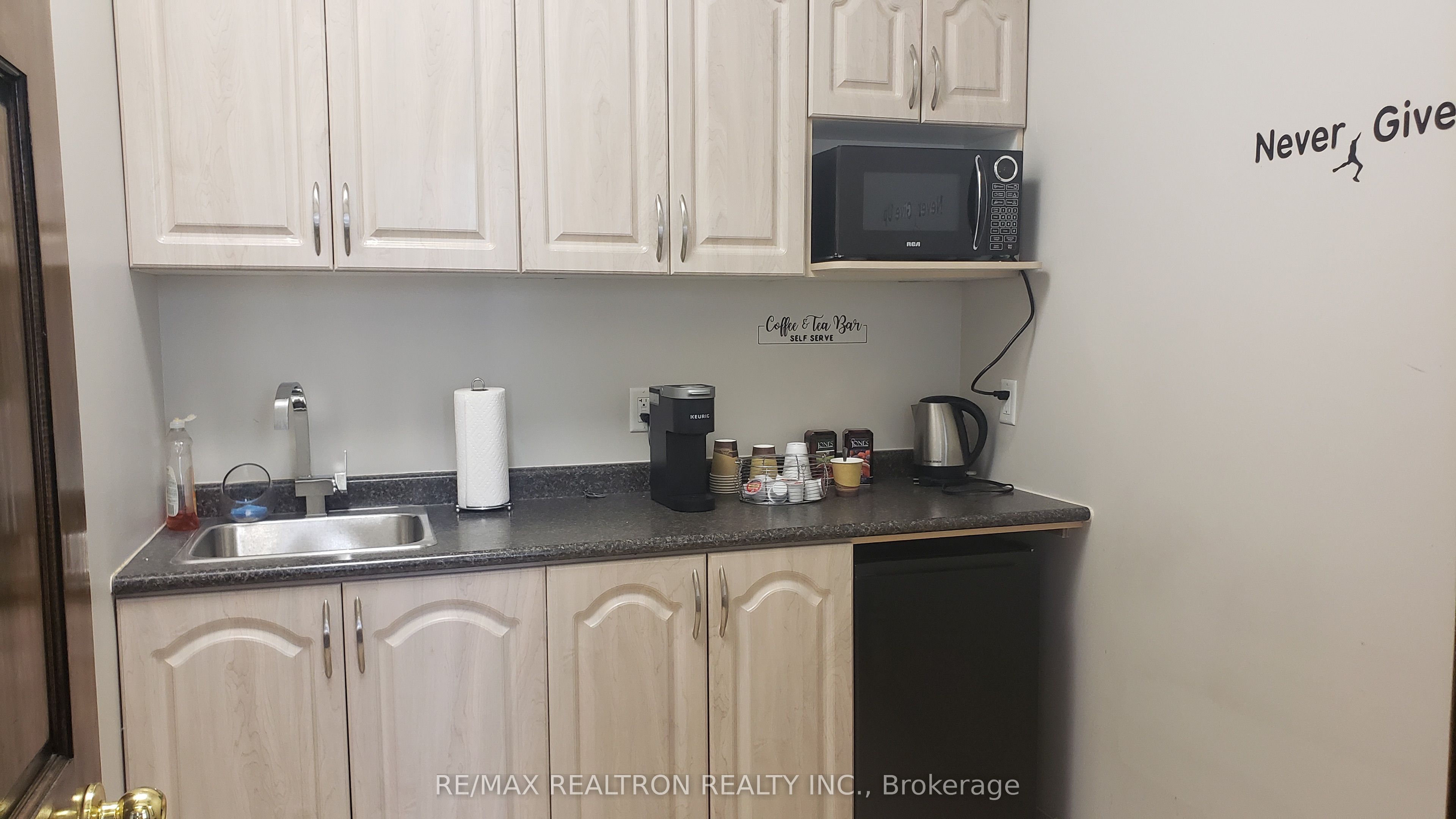 7 Eastvale Drive 203 Property Photo 19