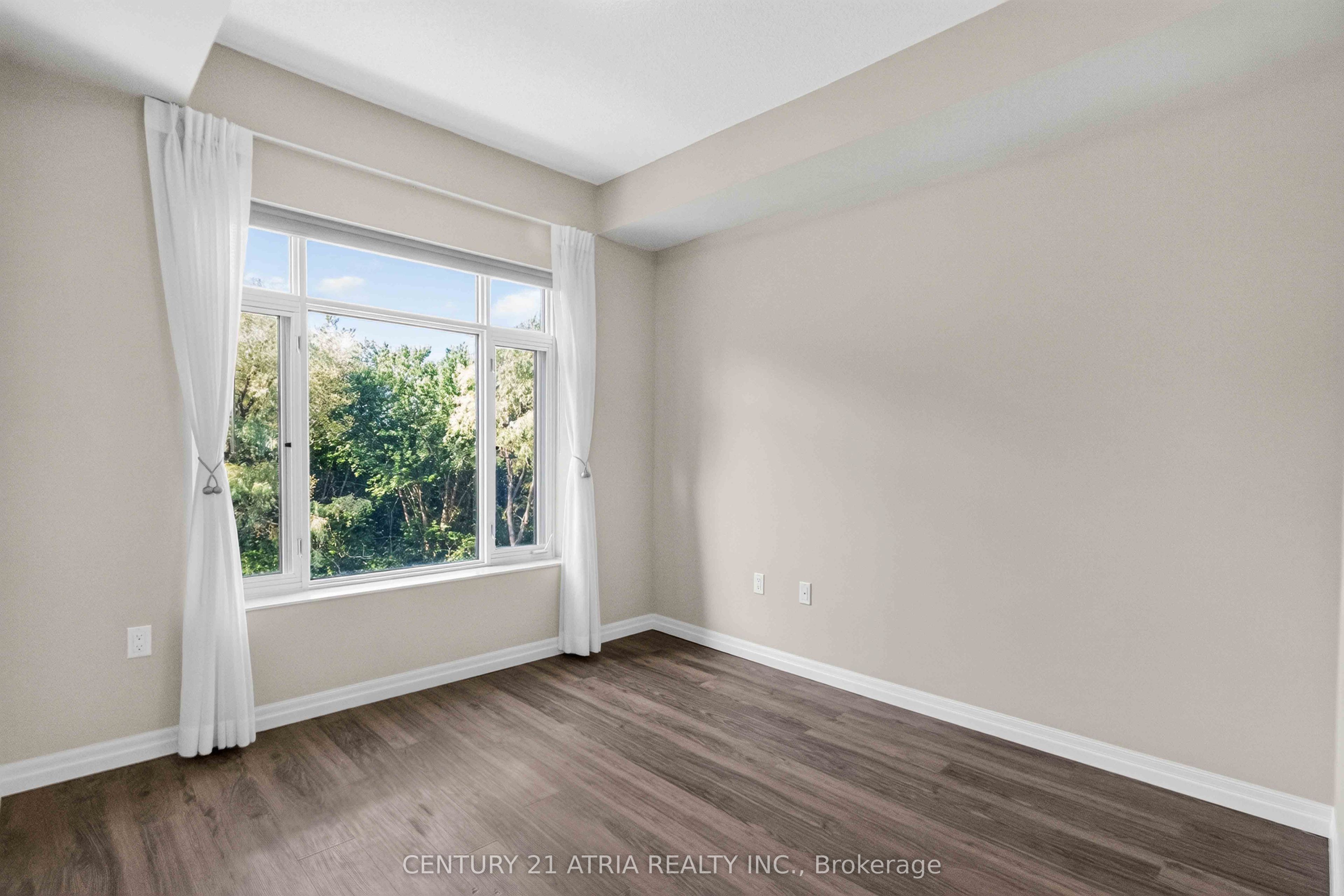 460 William Graham Drive 306 Property Photo 7