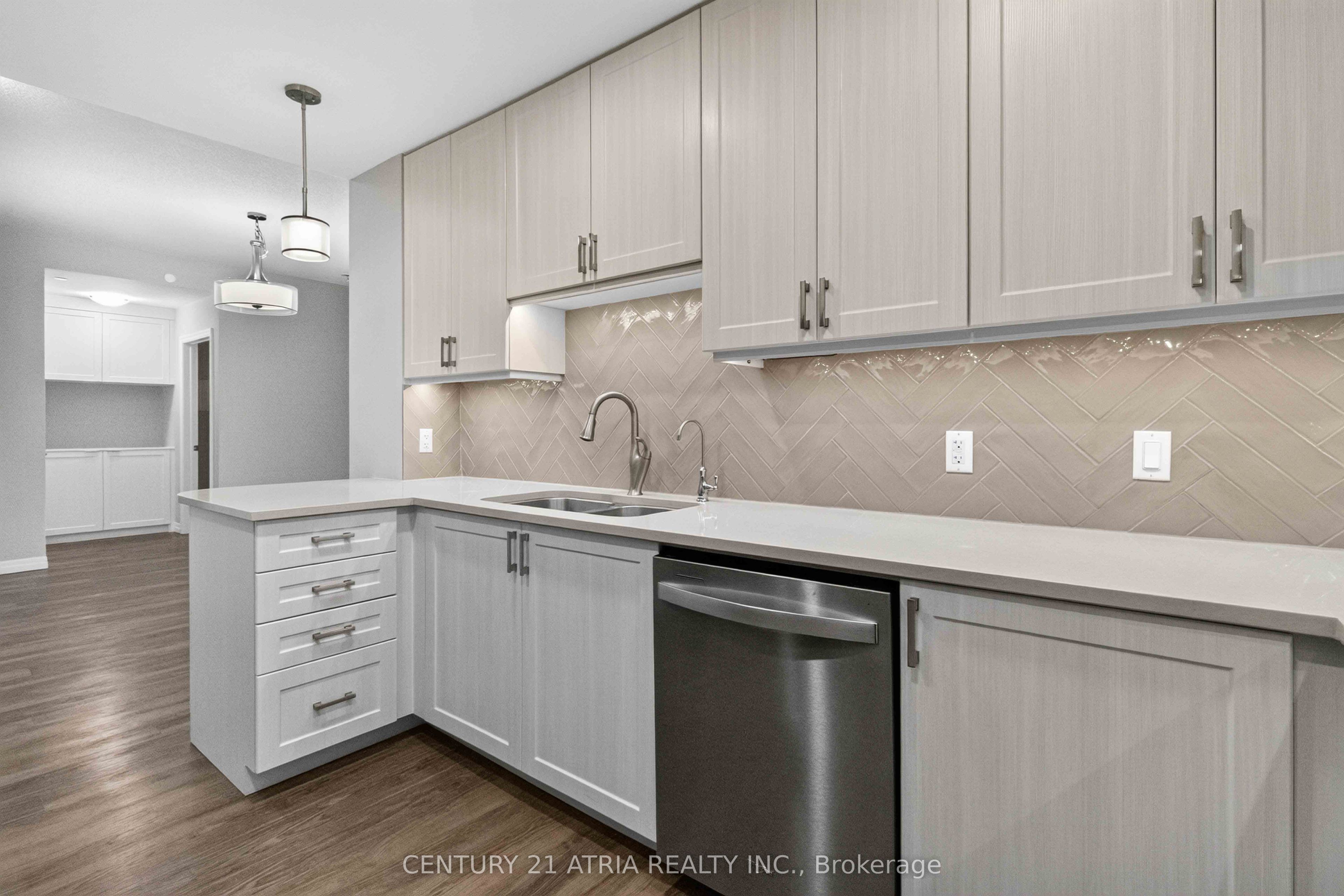 460 William Graham Drive 306 Property Photo 15