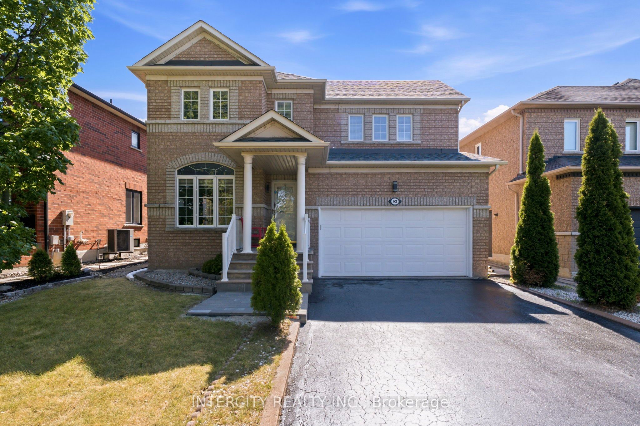 93 Chalone Crescent Property Photo 1