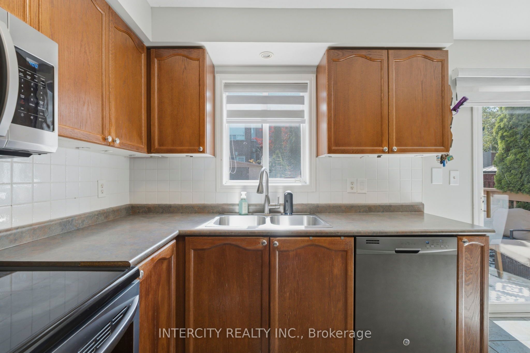 93 Chalone Crescent Property Photo 15