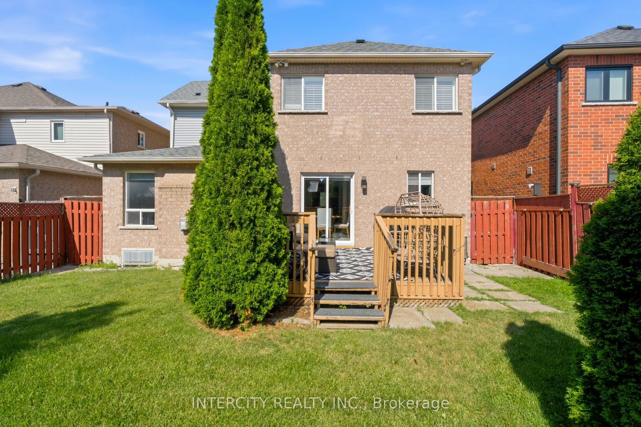 93 Chalone Crescent Property Photo 27