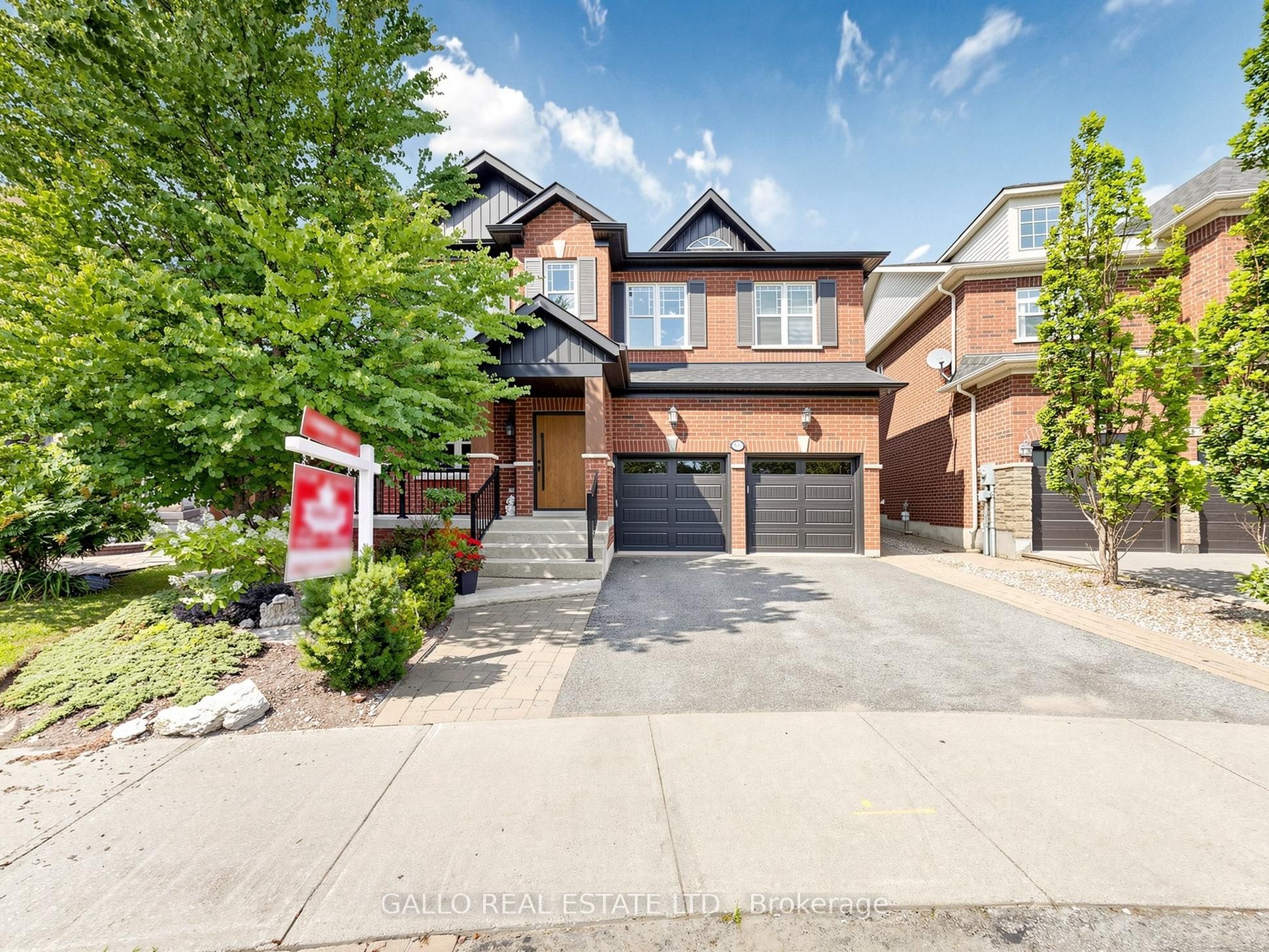 111 Pondmede Crescent Property Photo 2
