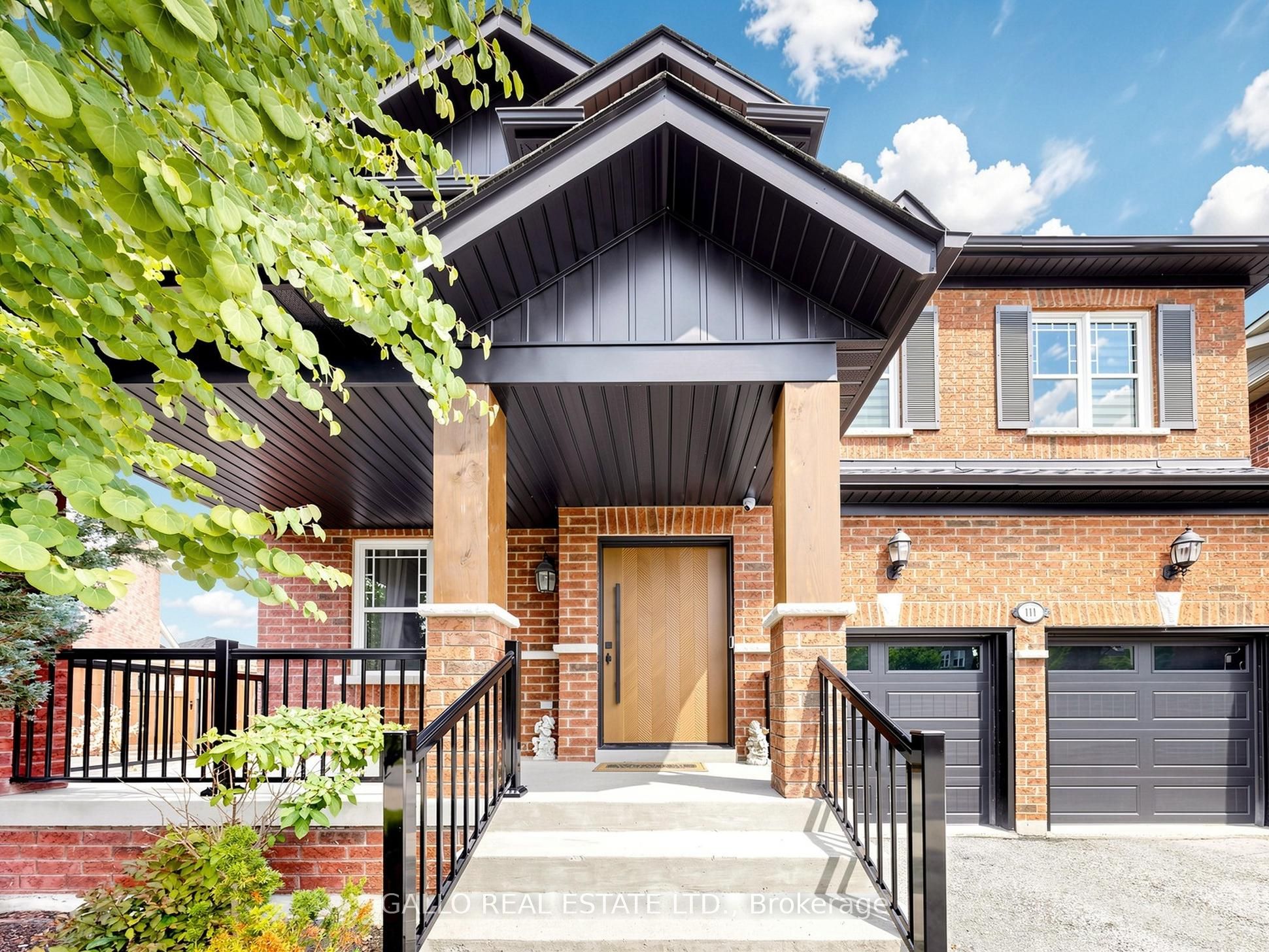 111 Pondmede Crescent Property Photo 3