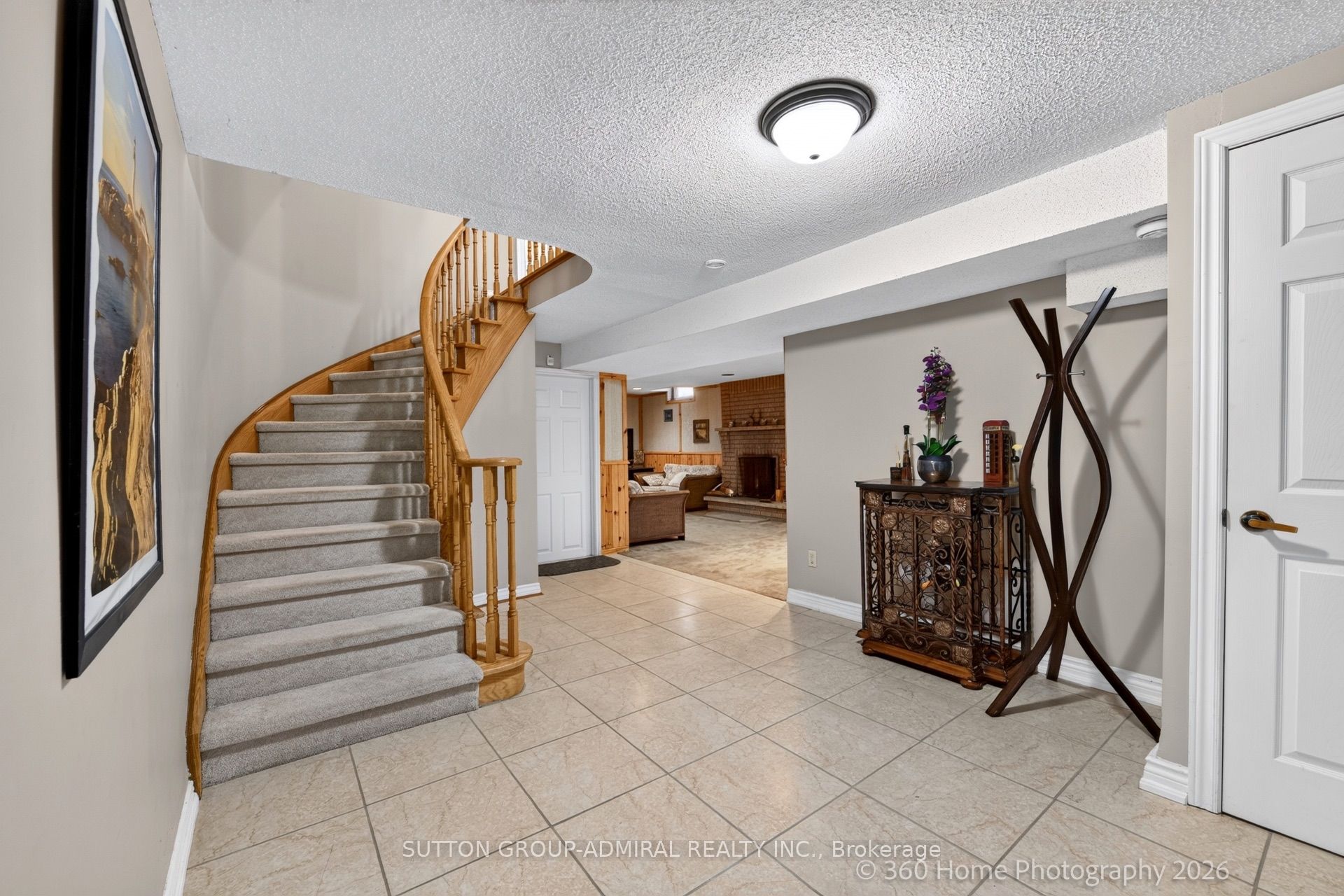 193 Wigwoss Drive Property Photo 2