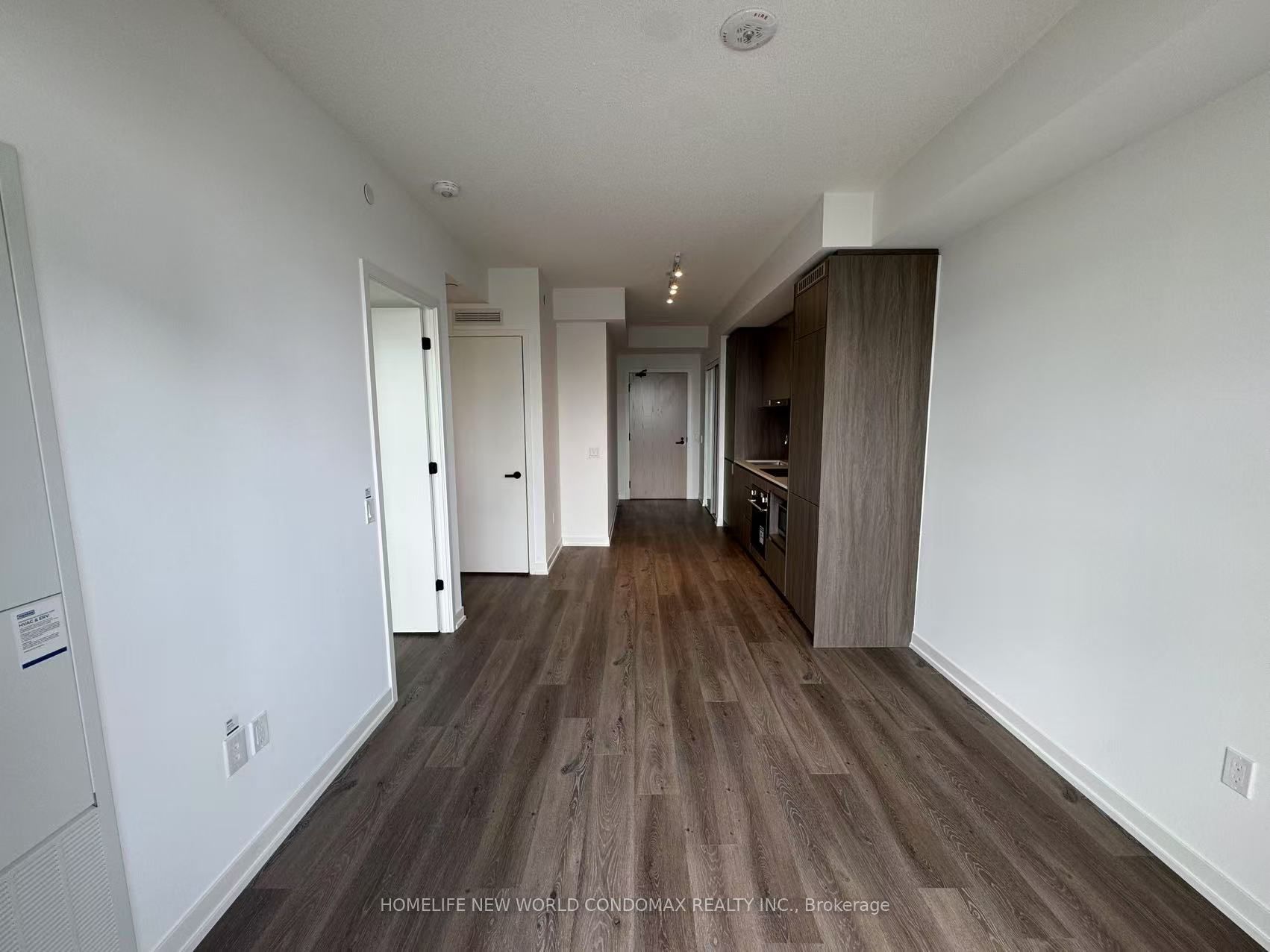 28 Interchange Way 1807 Property Photo 8