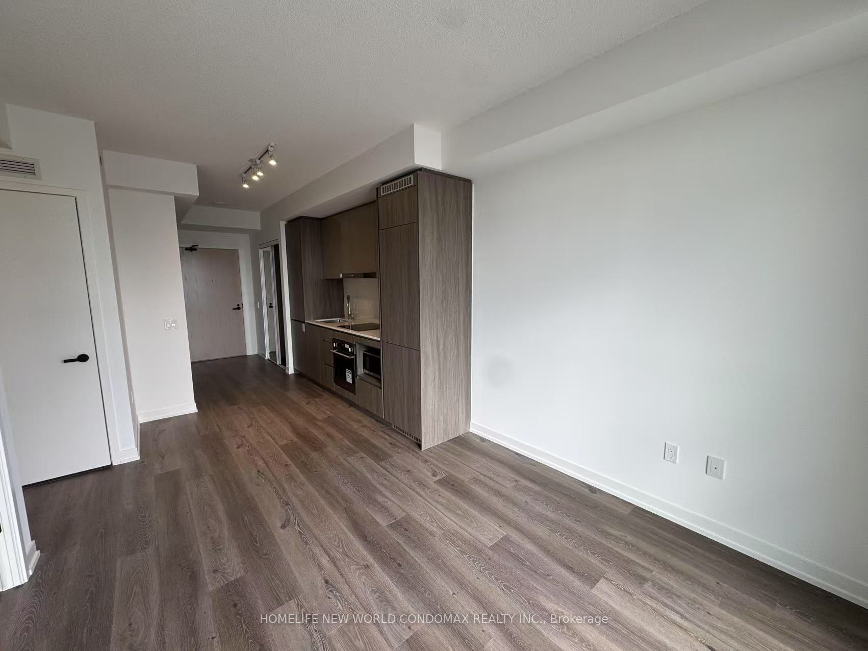28 Interchange Way 1807 Property Photo 11