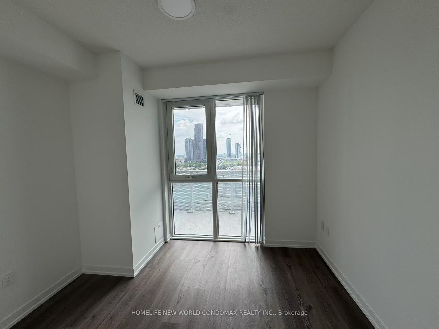 28 Interchange Way 1807 Property Photo 14