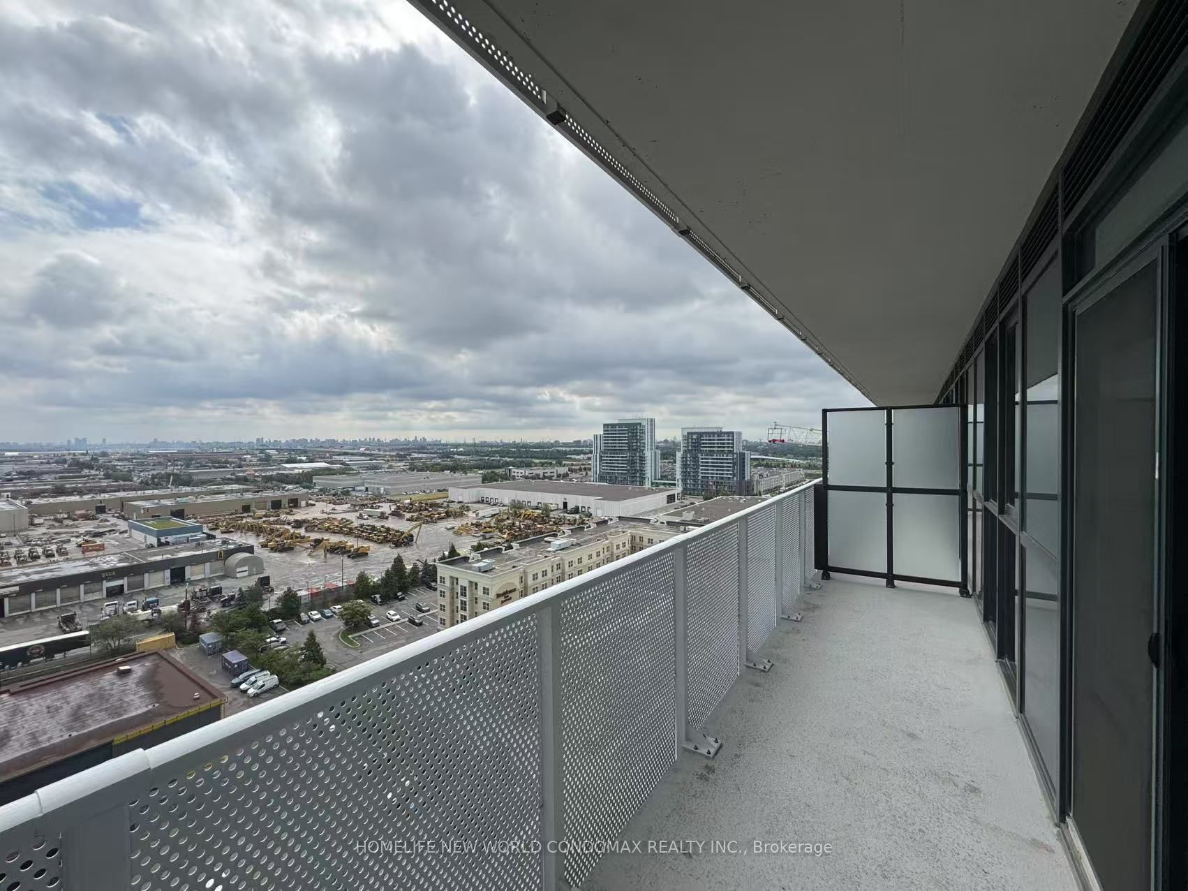 28 Interchange Way 1807 Property Photo 15