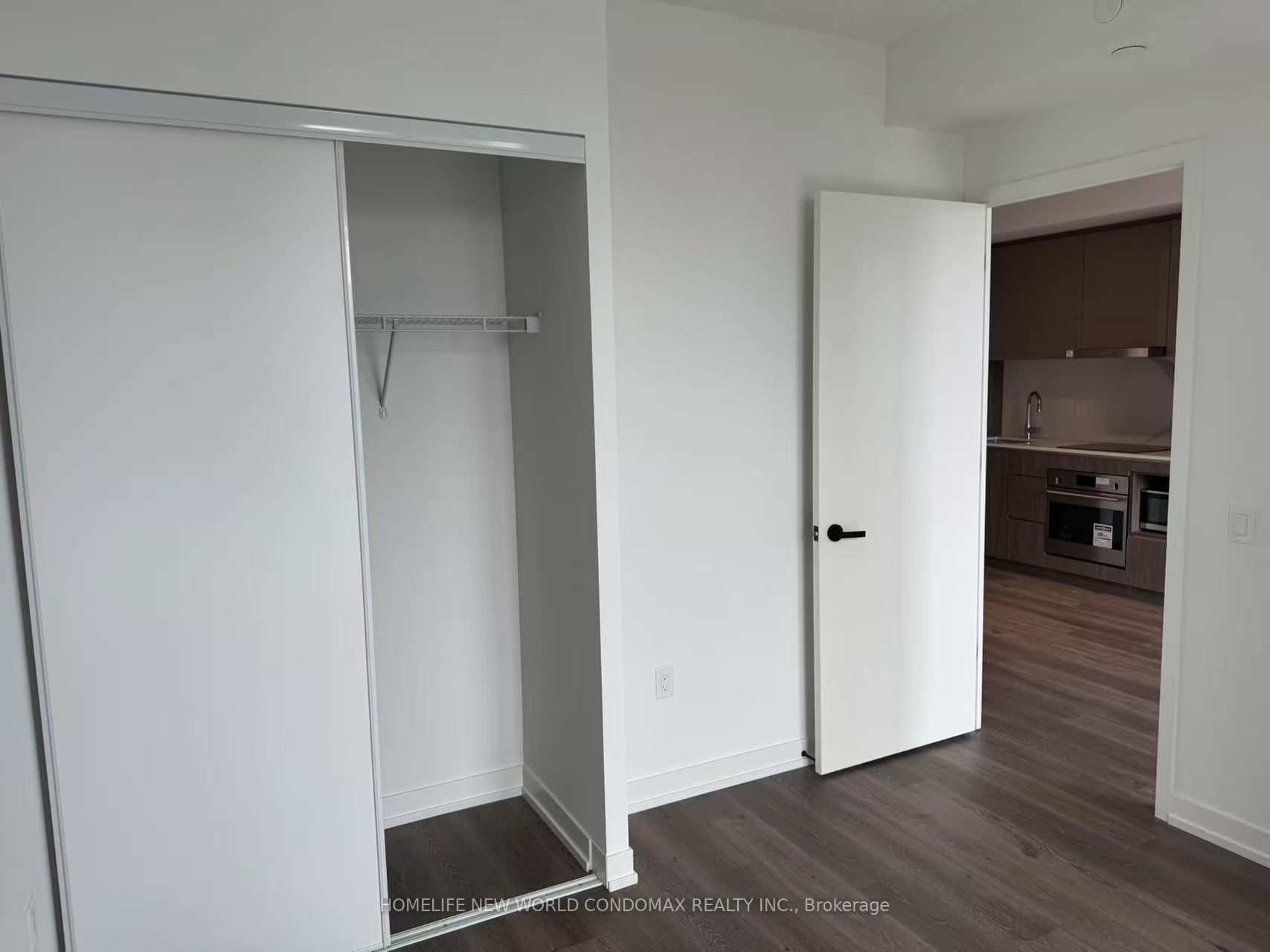 28 Interchange Way 1807 Property Photo 16