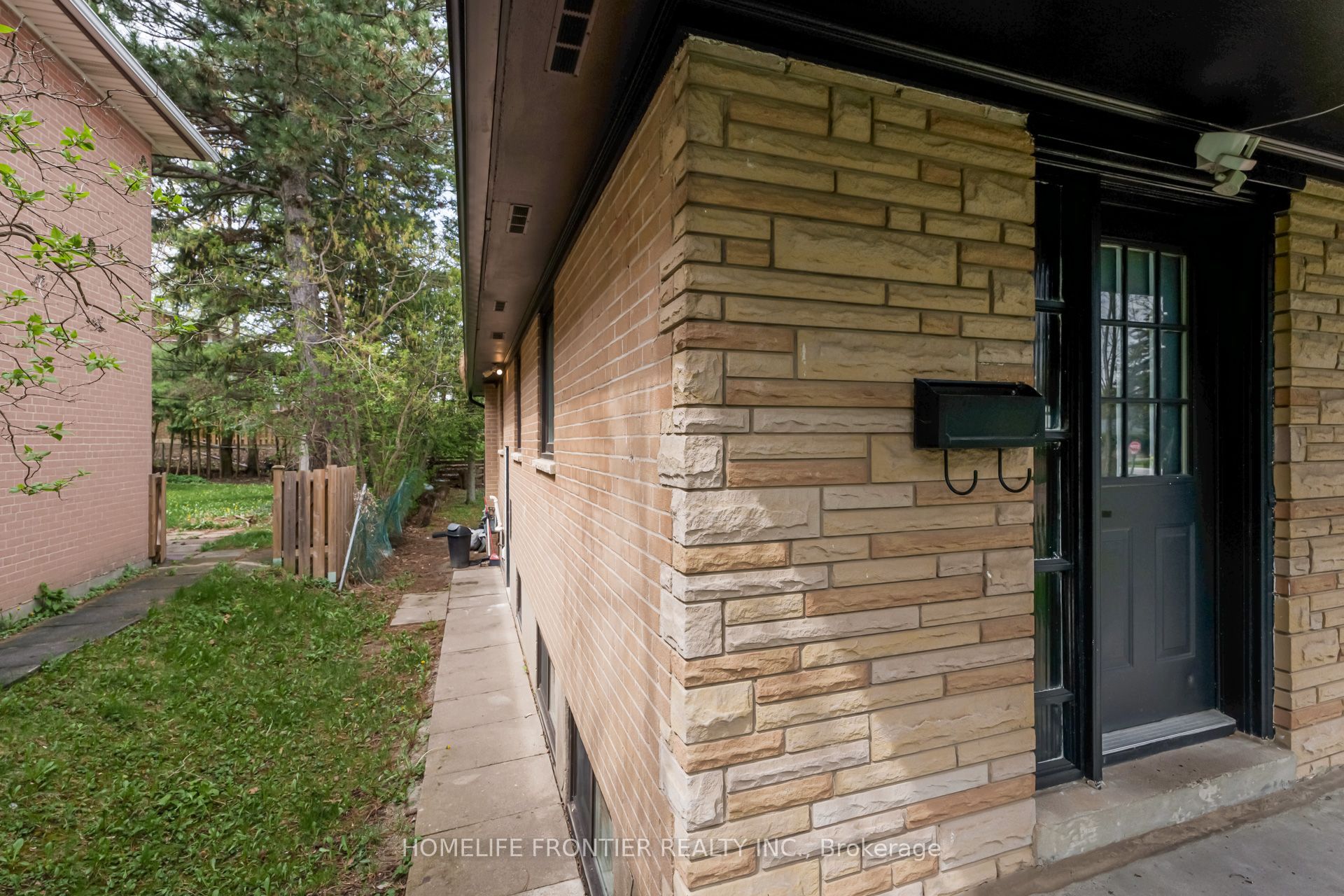 6 Dalmeny Road Lower Property Photo 3