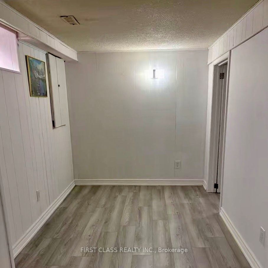 701 Leeder Court Property Photo 8