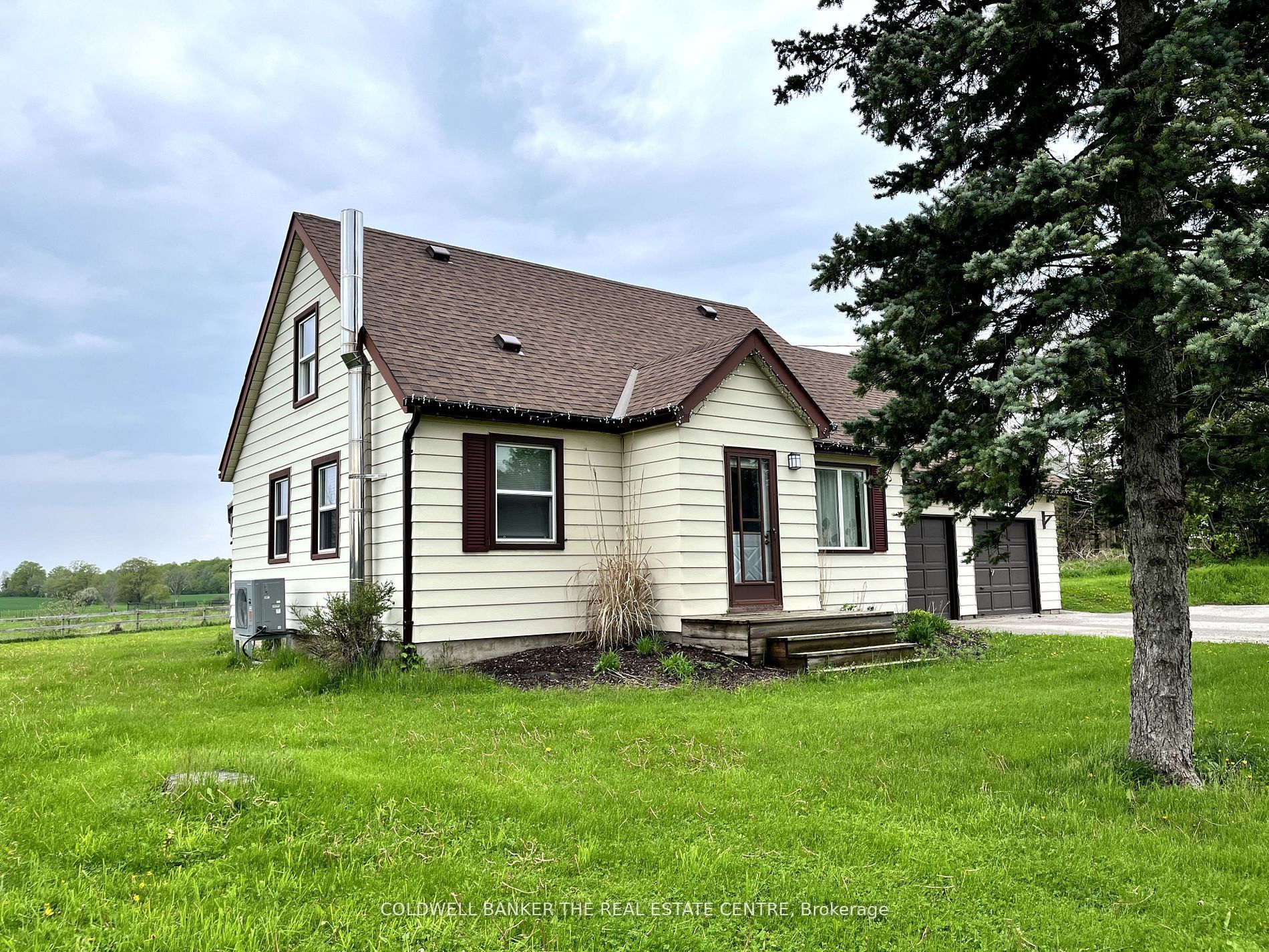 7122 County 27 Road Property Photo 2