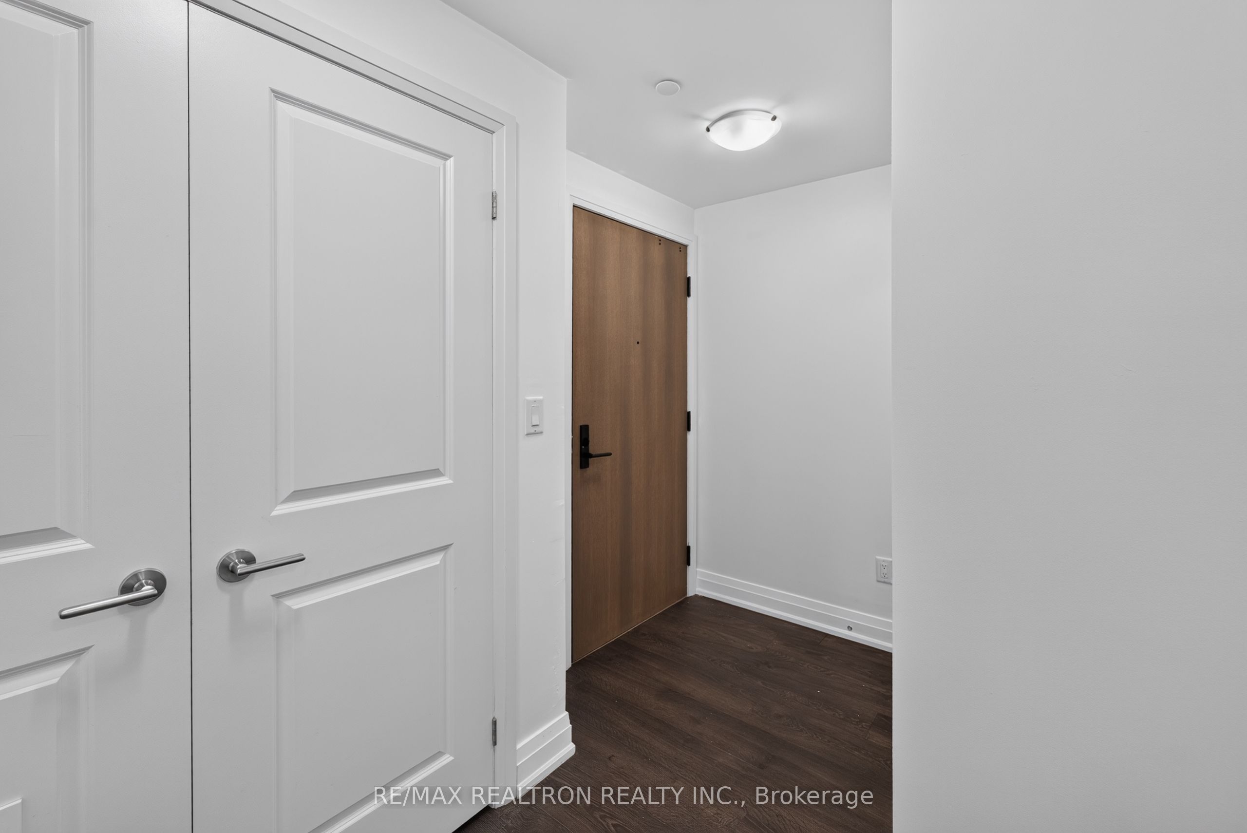 9700 Ninth Line 219 Property Photo 3
