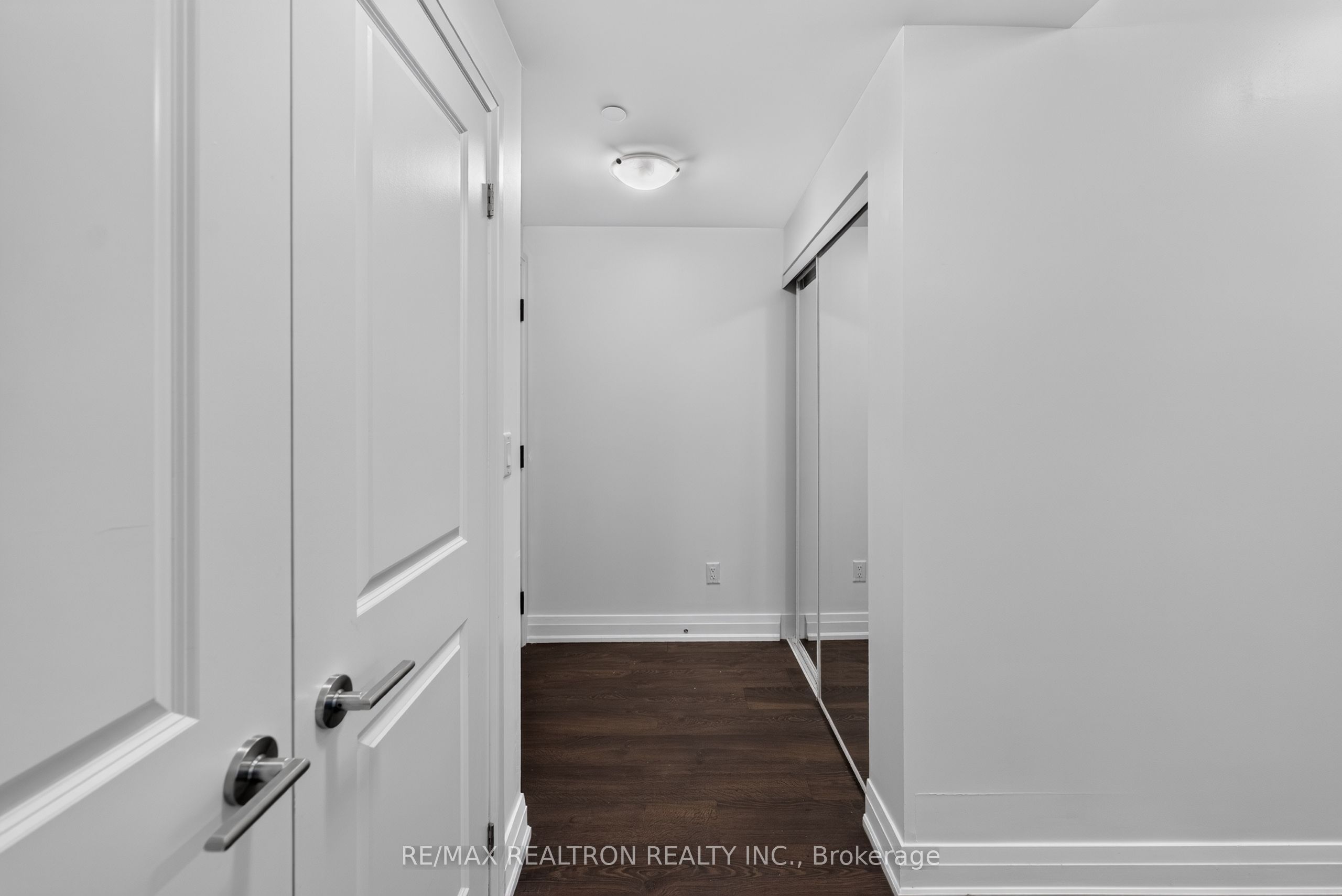 9700 Ninth Line 219 Property Photo 4