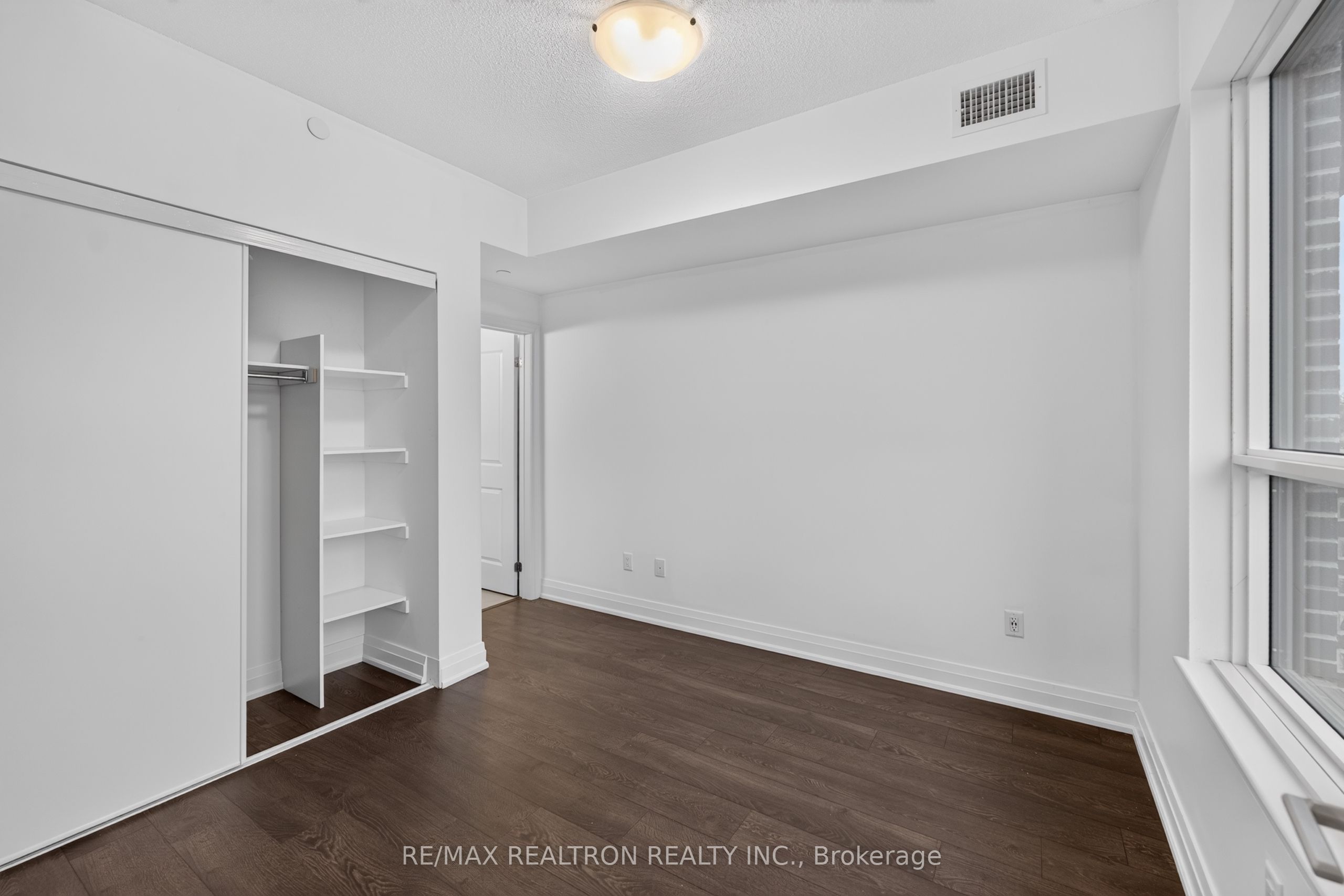 9700 Ninth Line 219 Property Photo 16