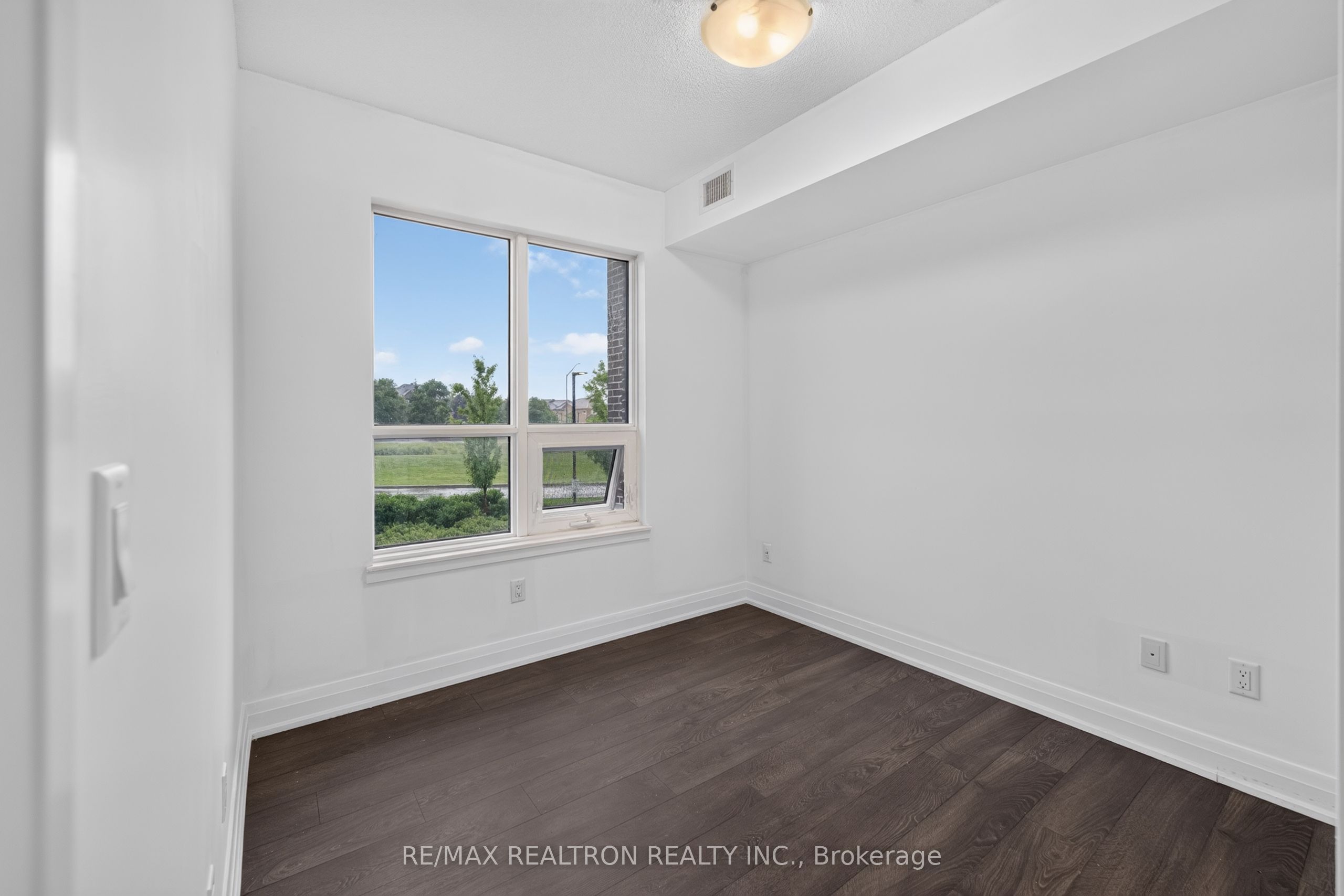 9700 Ninth Line 219 Property Photo 20