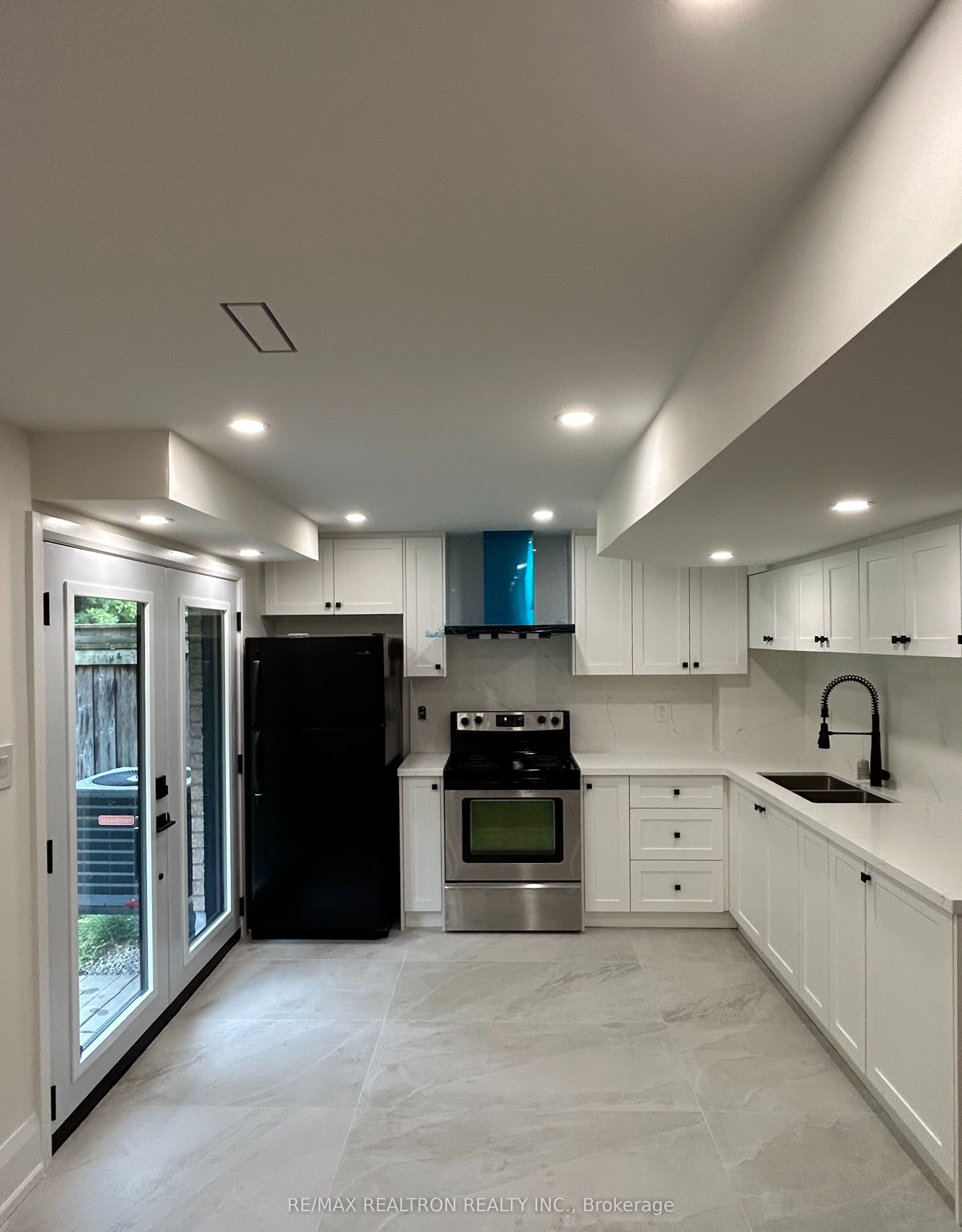 155 Smoothwater Terrace Property Photo 2