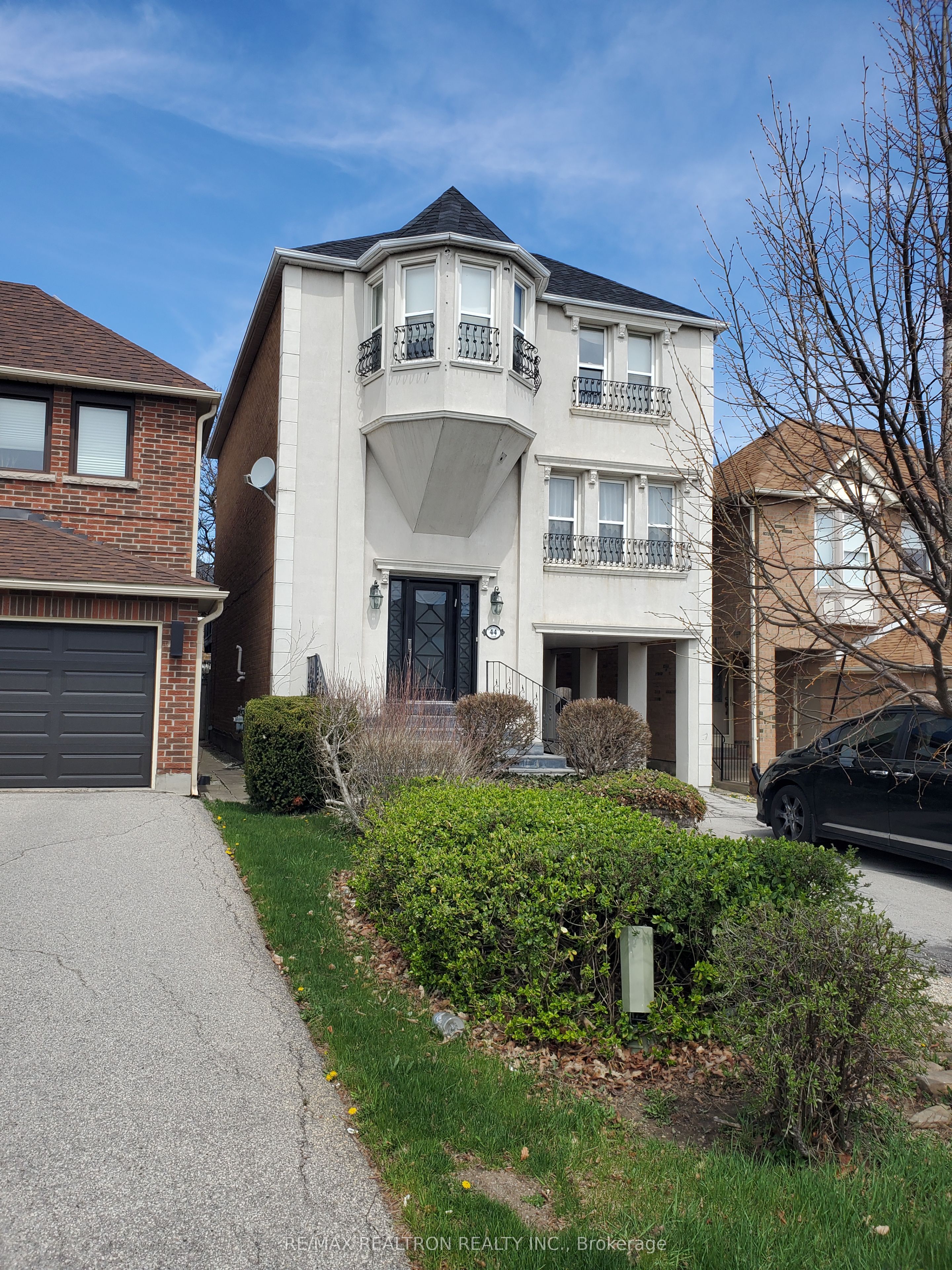 44 Roxborough Lane Property Photo 1