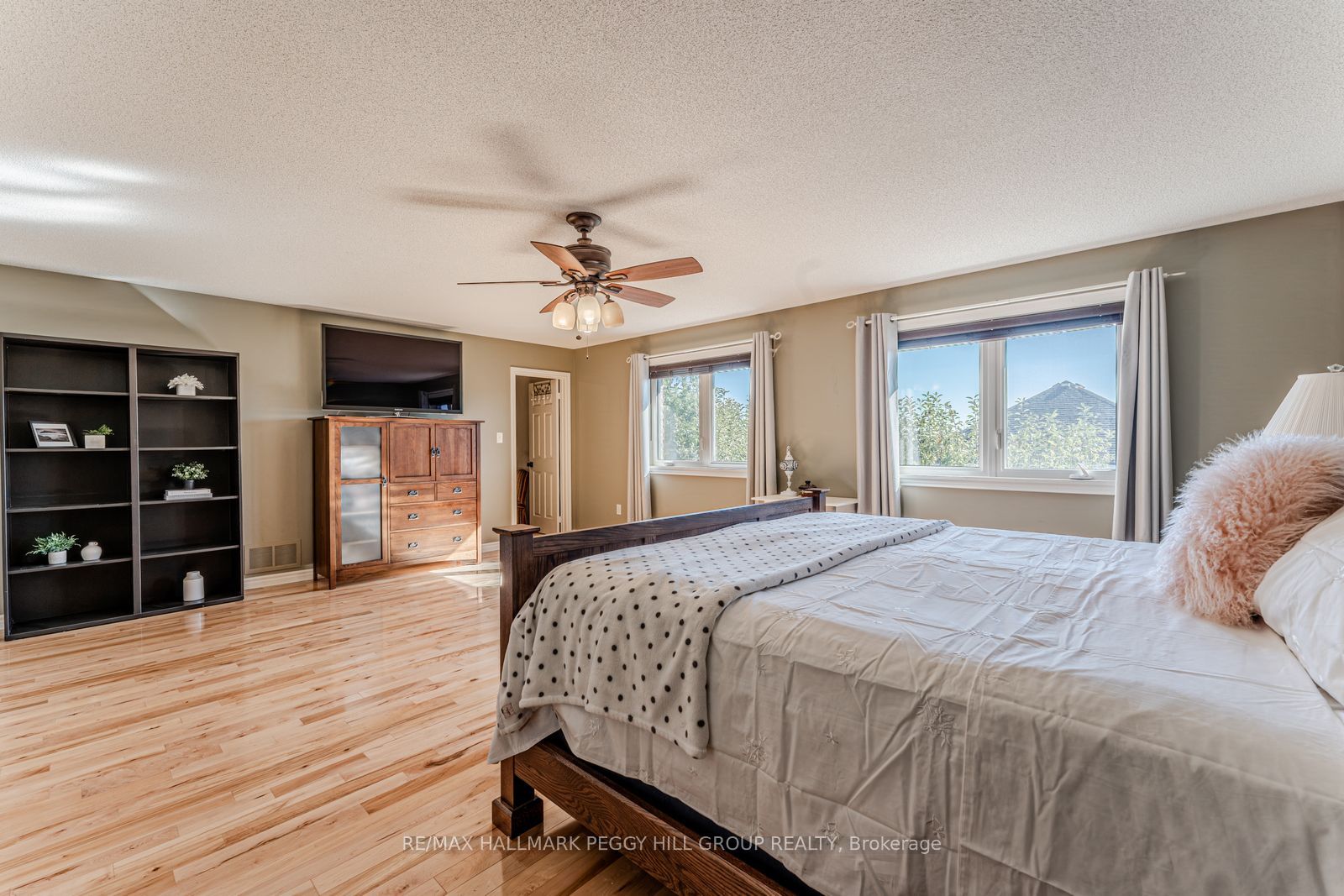 2070 Osbond Road Property Photo 10