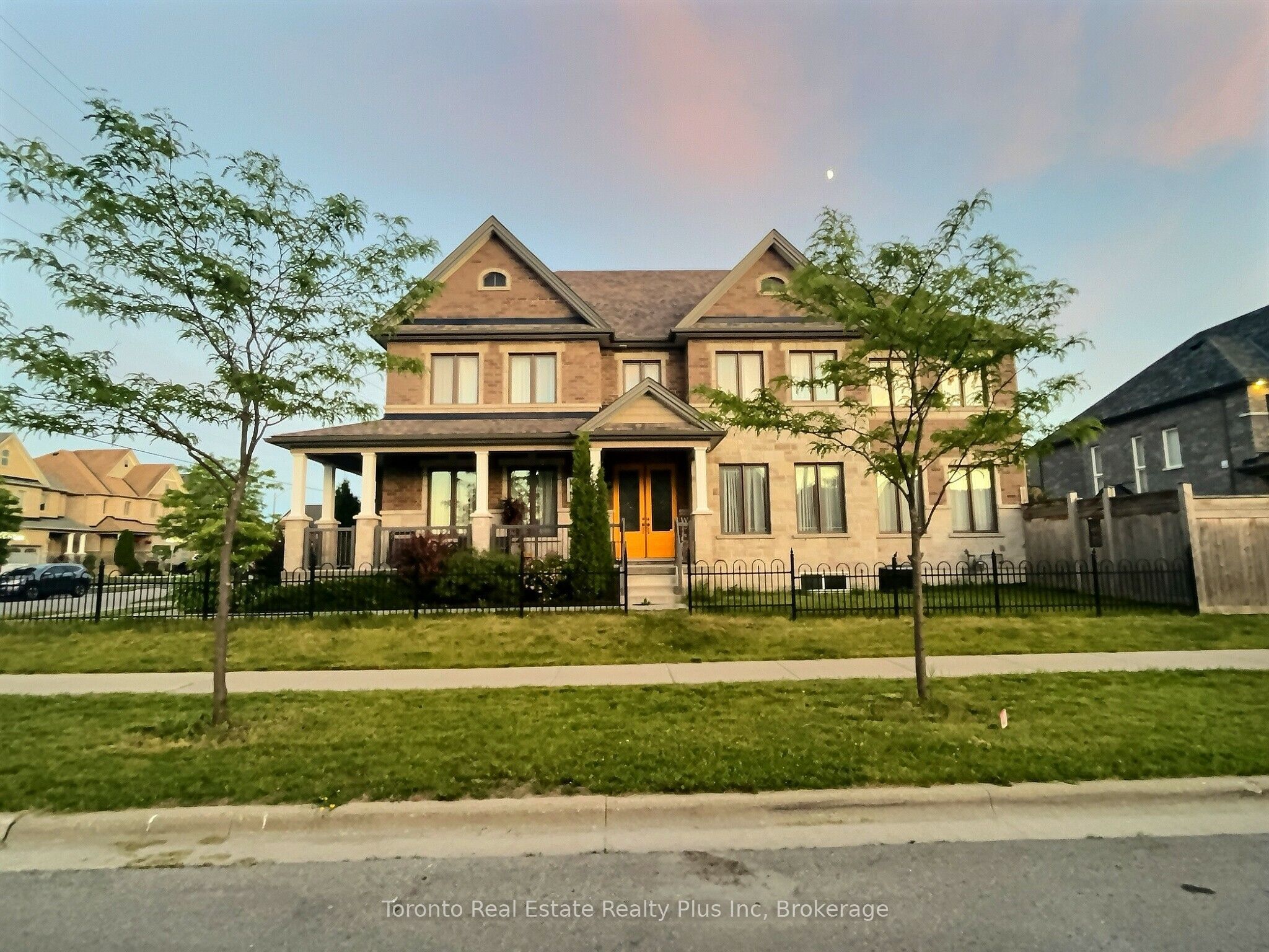 214 Eighth Avenue Property Photo 1