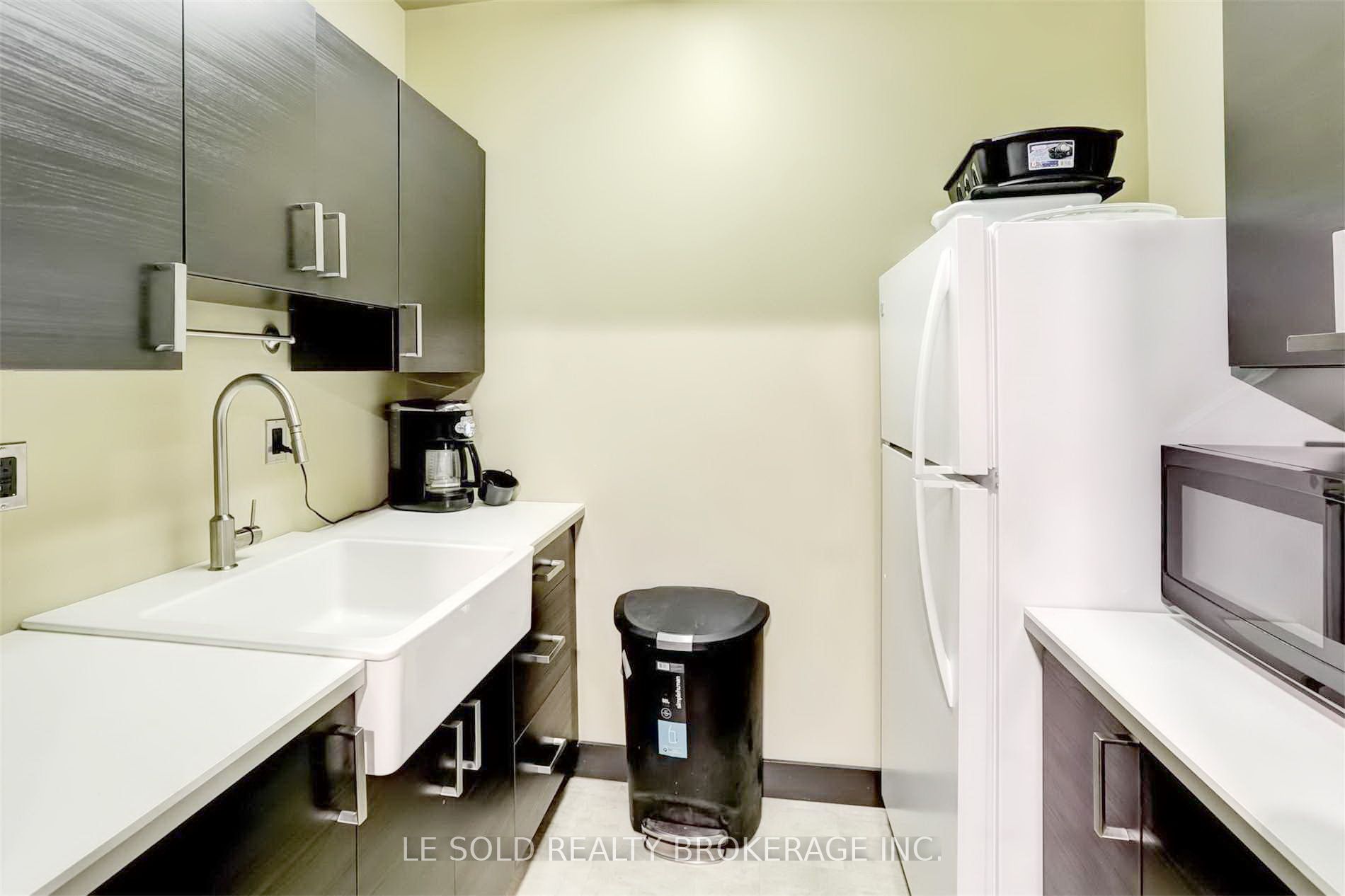 117 Ringwood Drive Unit 4 - F Property Photo 6