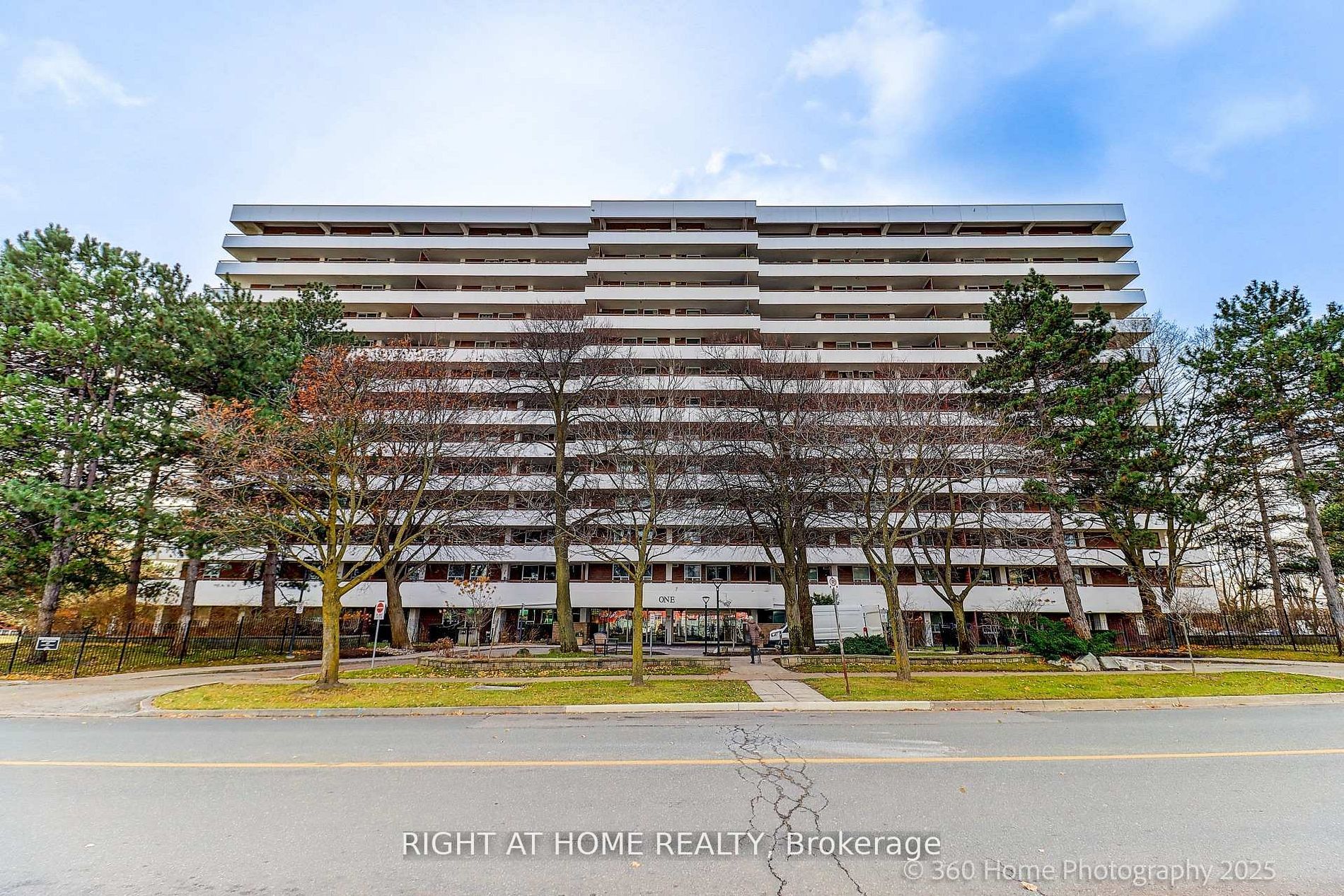 1 Royal Orchard Boulevard 1107 Property Photo 1