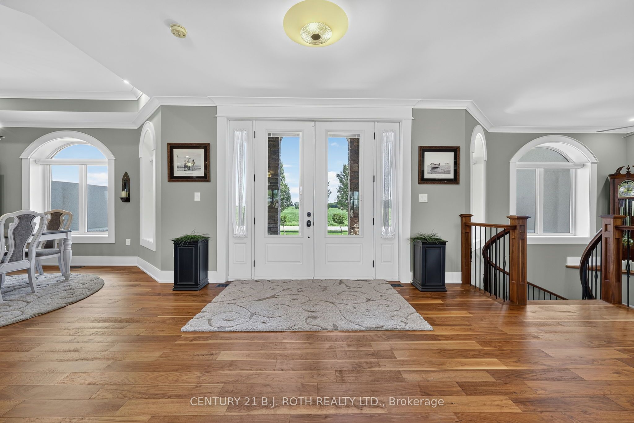 4688 5th Side Road Property Photo 6