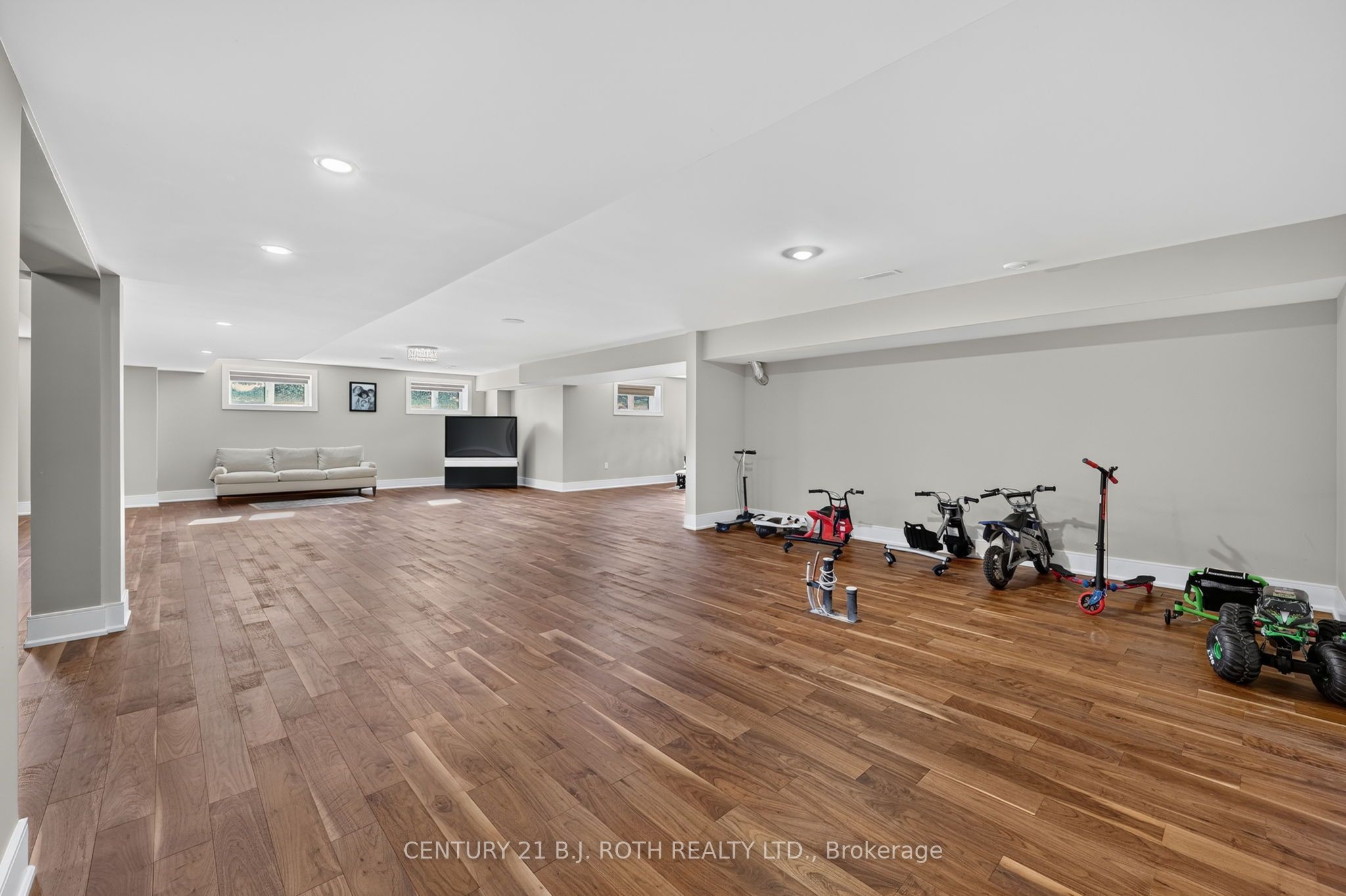 4688 5th Side Road Property Photo 22