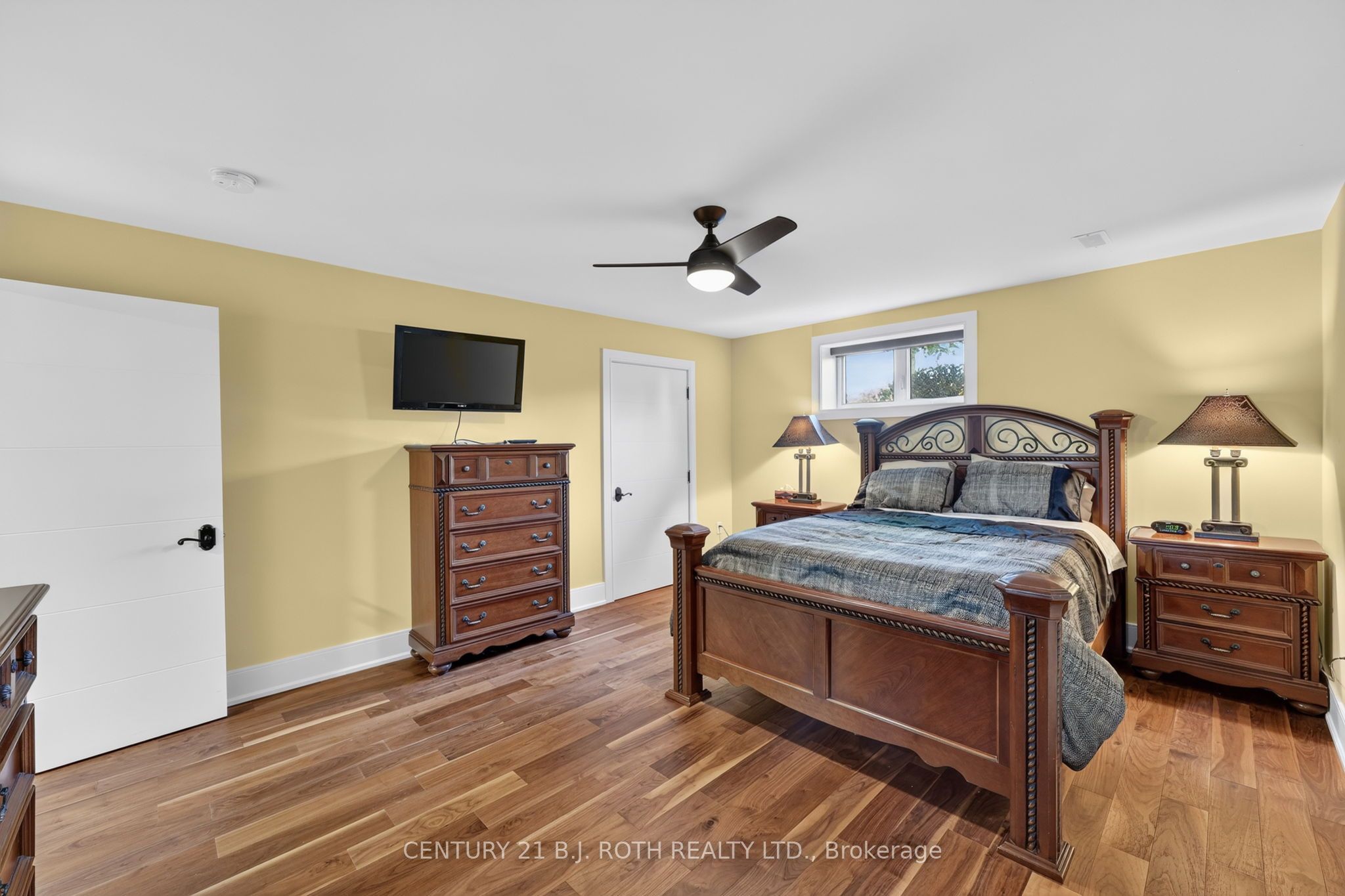 4688 5th Side Road Property Photo 25